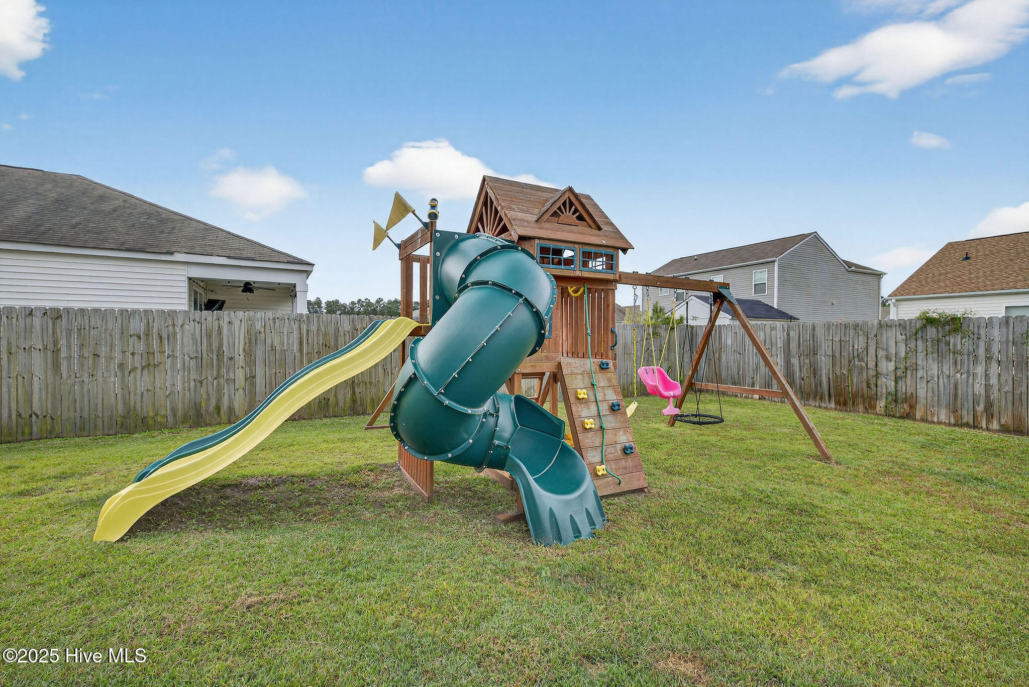 100535181 | Photo 48