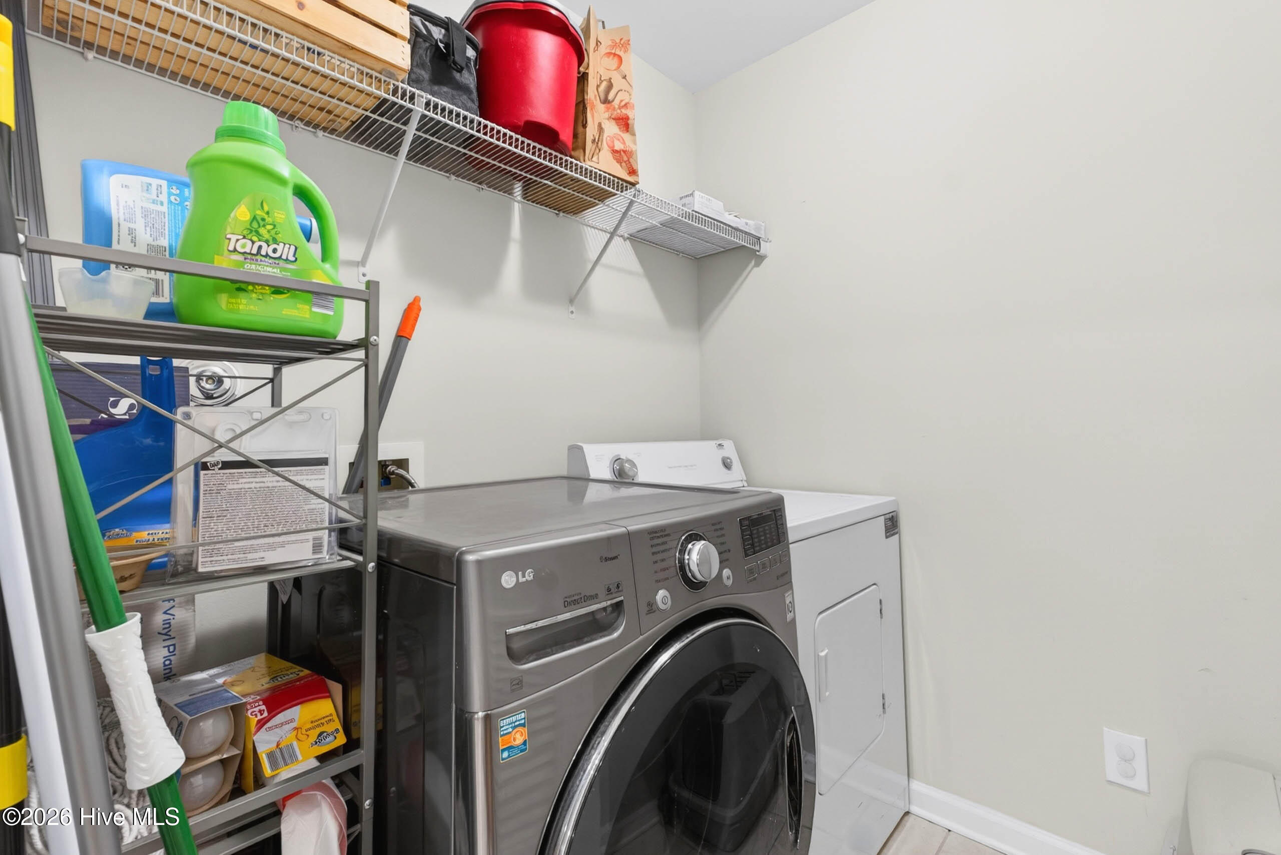 100569095 | Photo 12