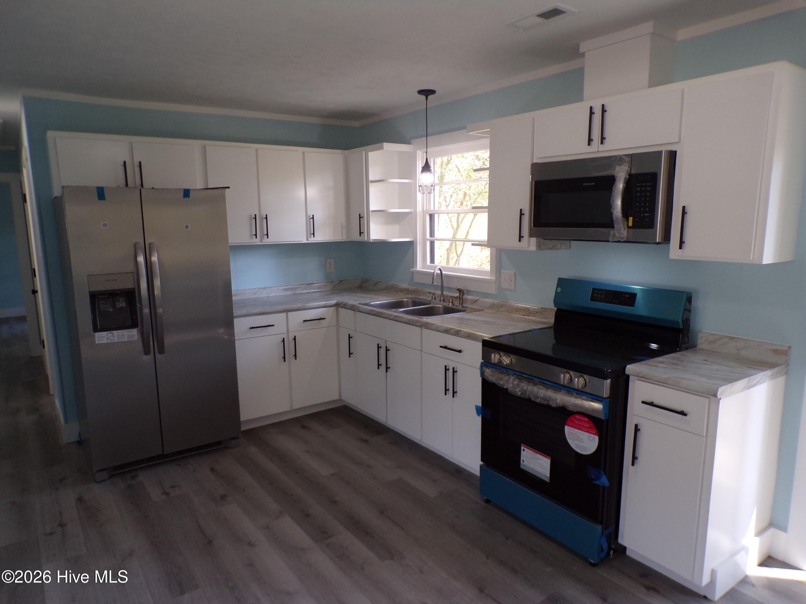 100562942 | Photo 11