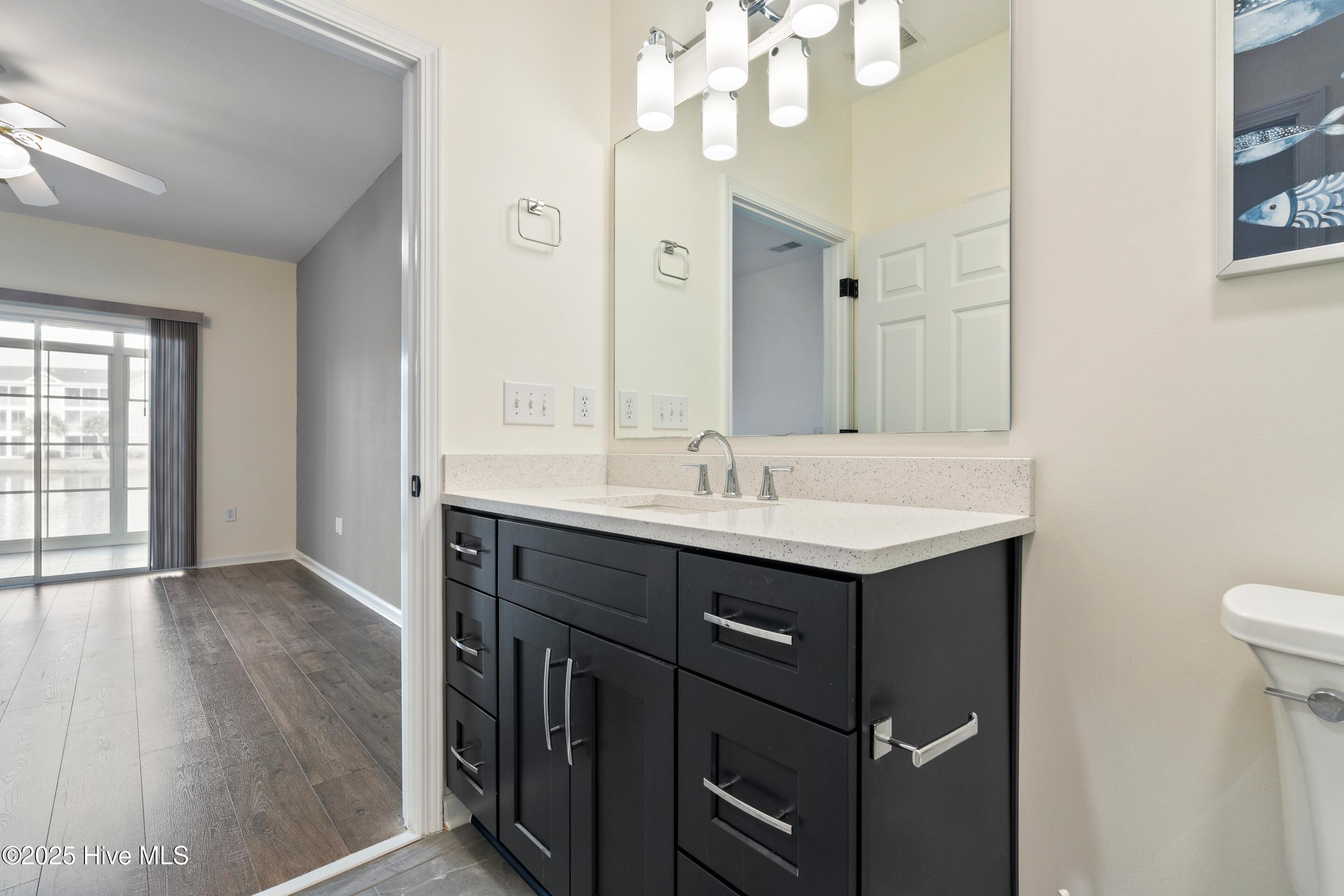 100542567 | Photo 32