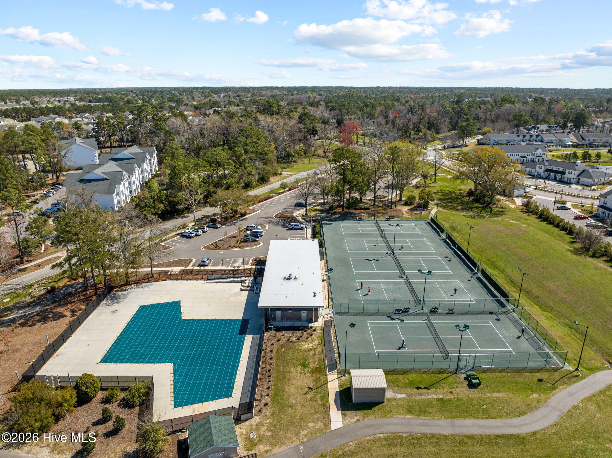 100557388 | Photo 60