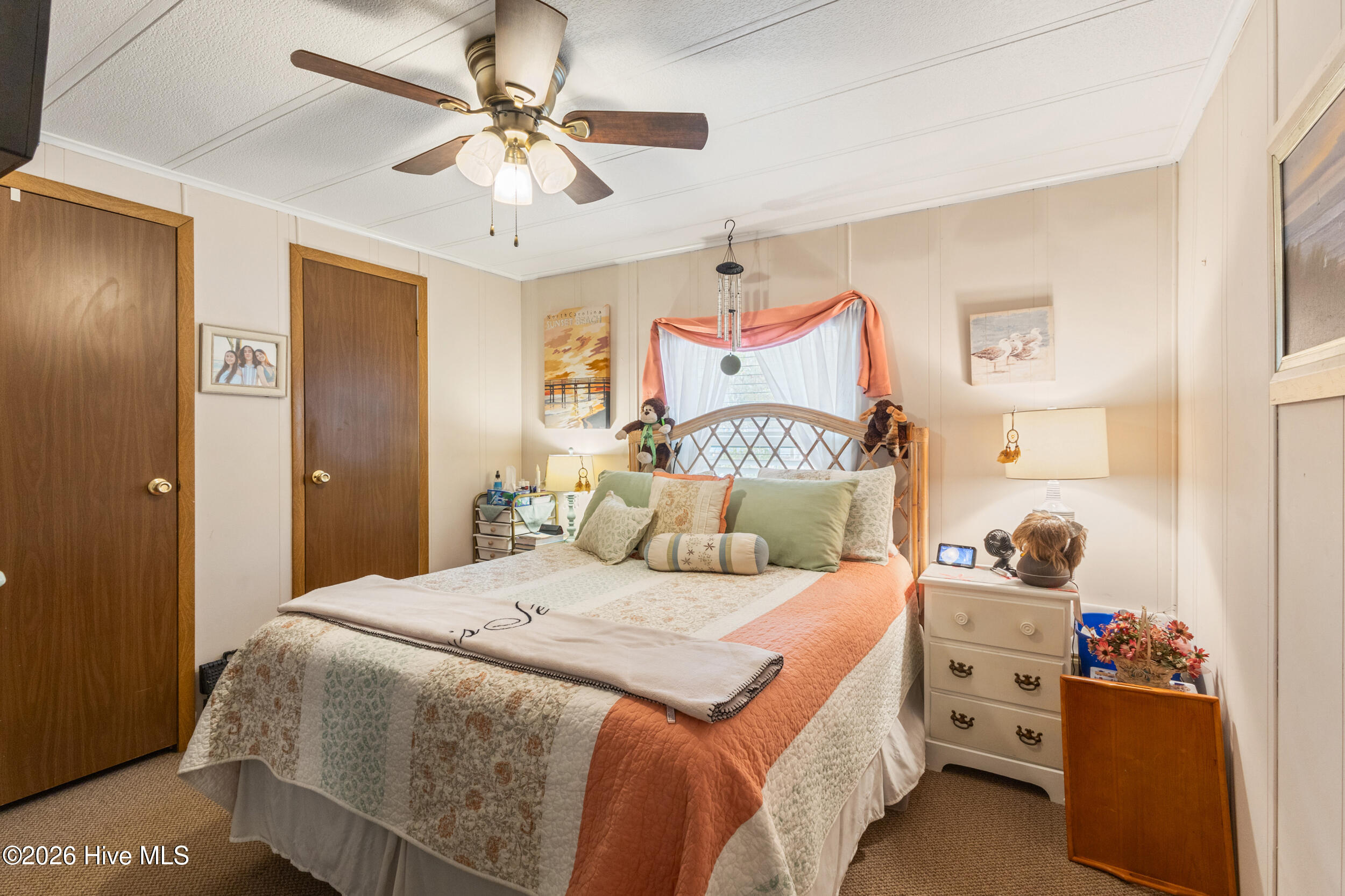 100557090 | Photo 25