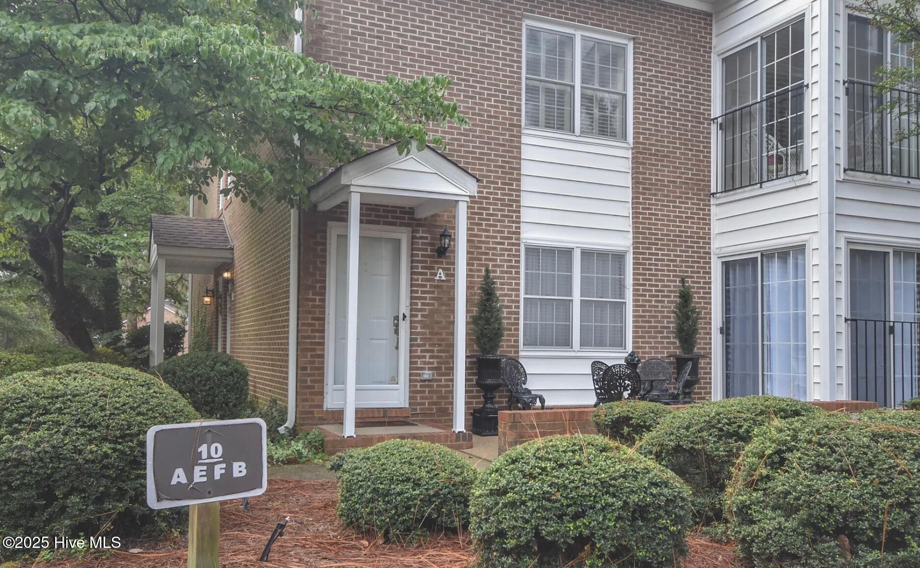 Front of Pinehurst Manor 10 A