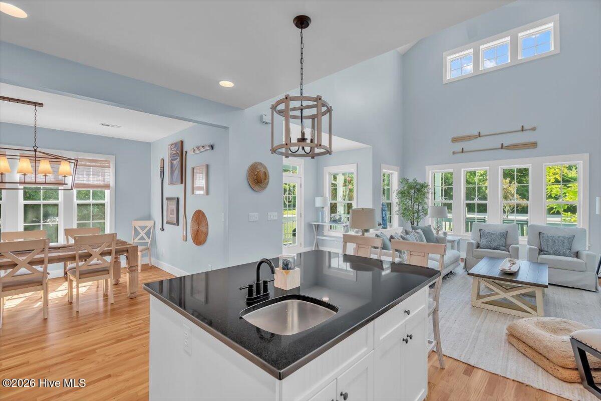 100553407 | Photo 14