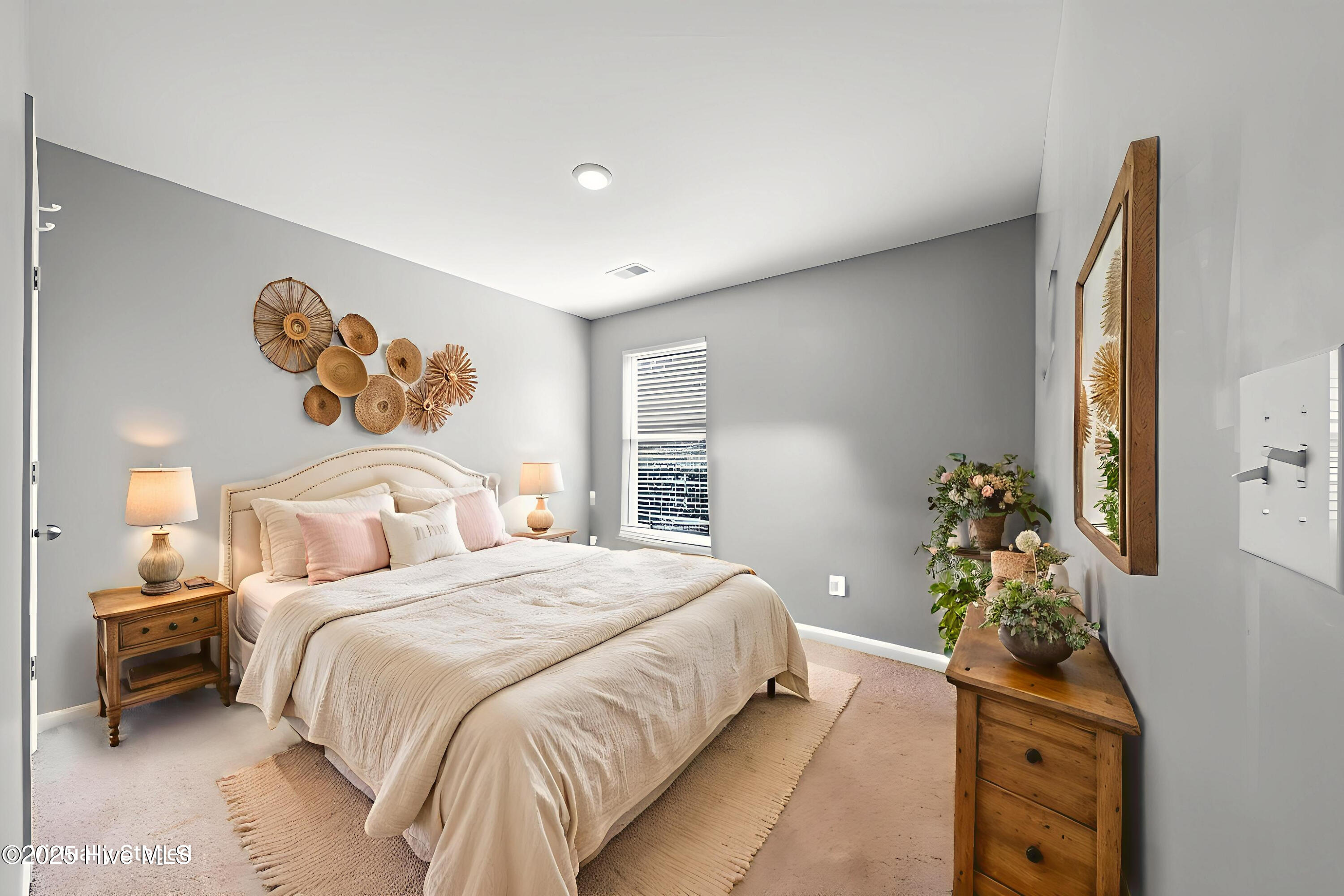 100538063 | Photo 14