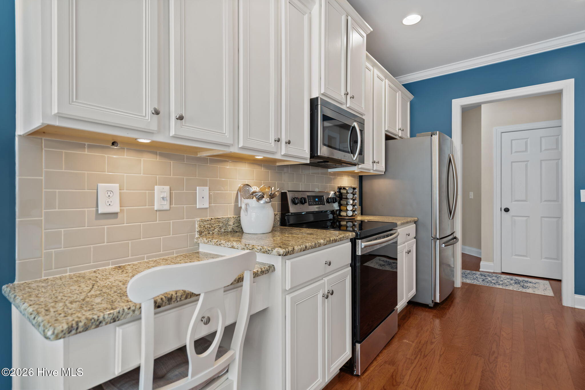 100568496 | Photo 12