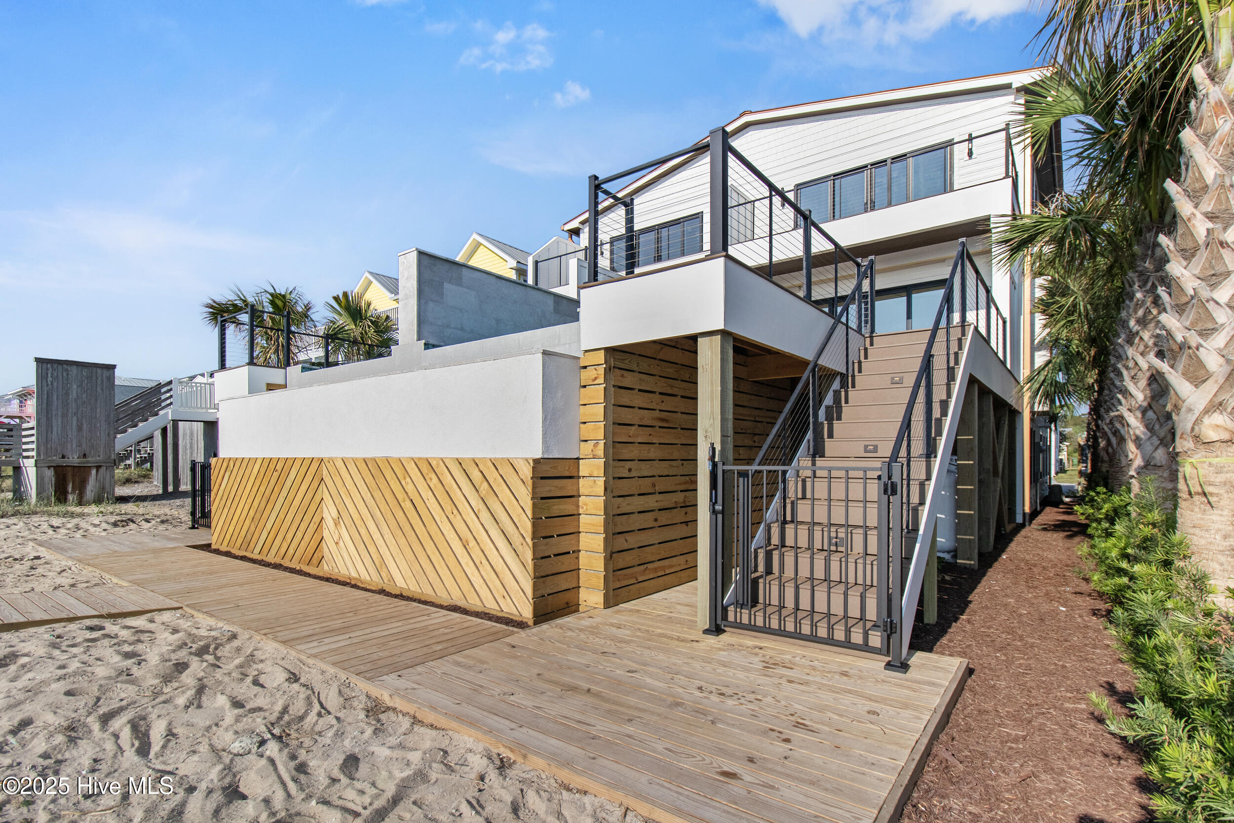 100537057 | Photo 45