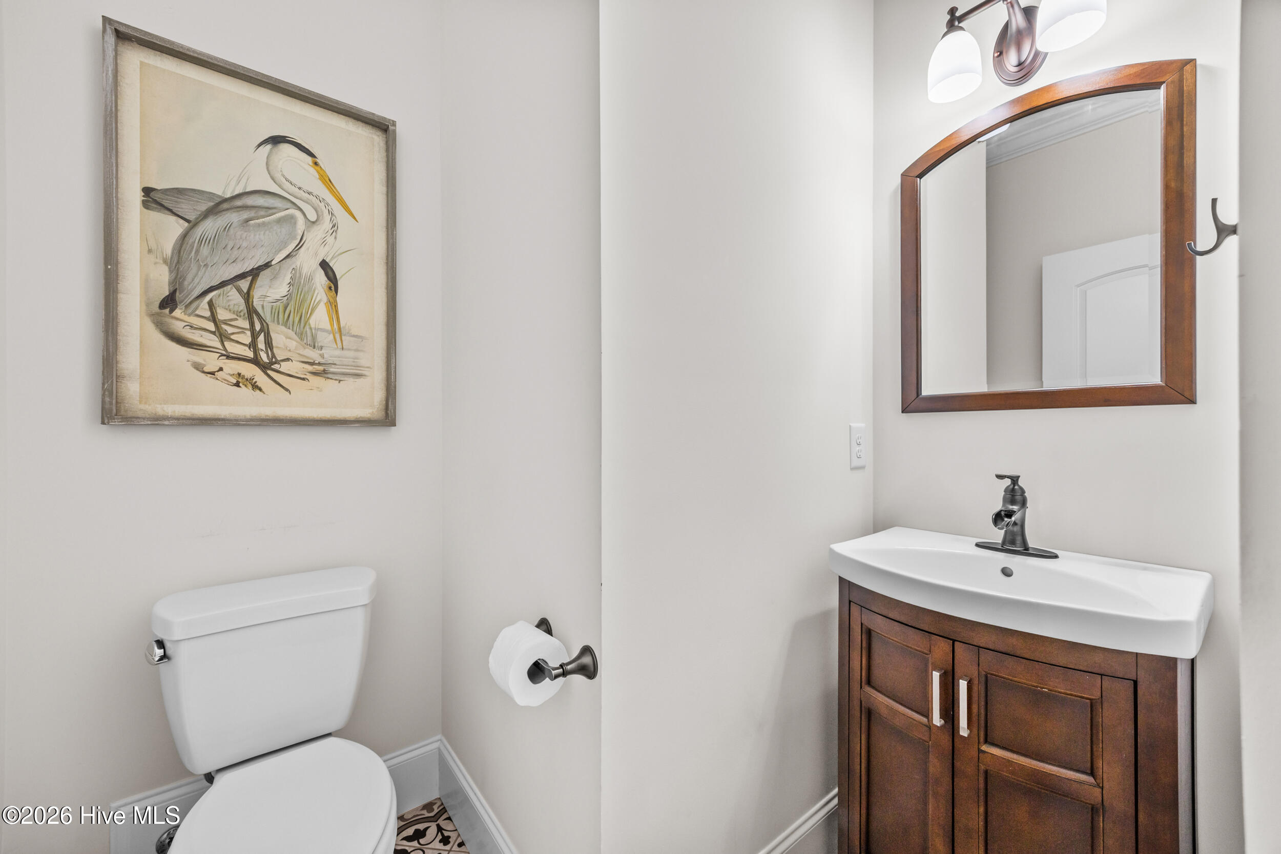 100562182 | Photo 35