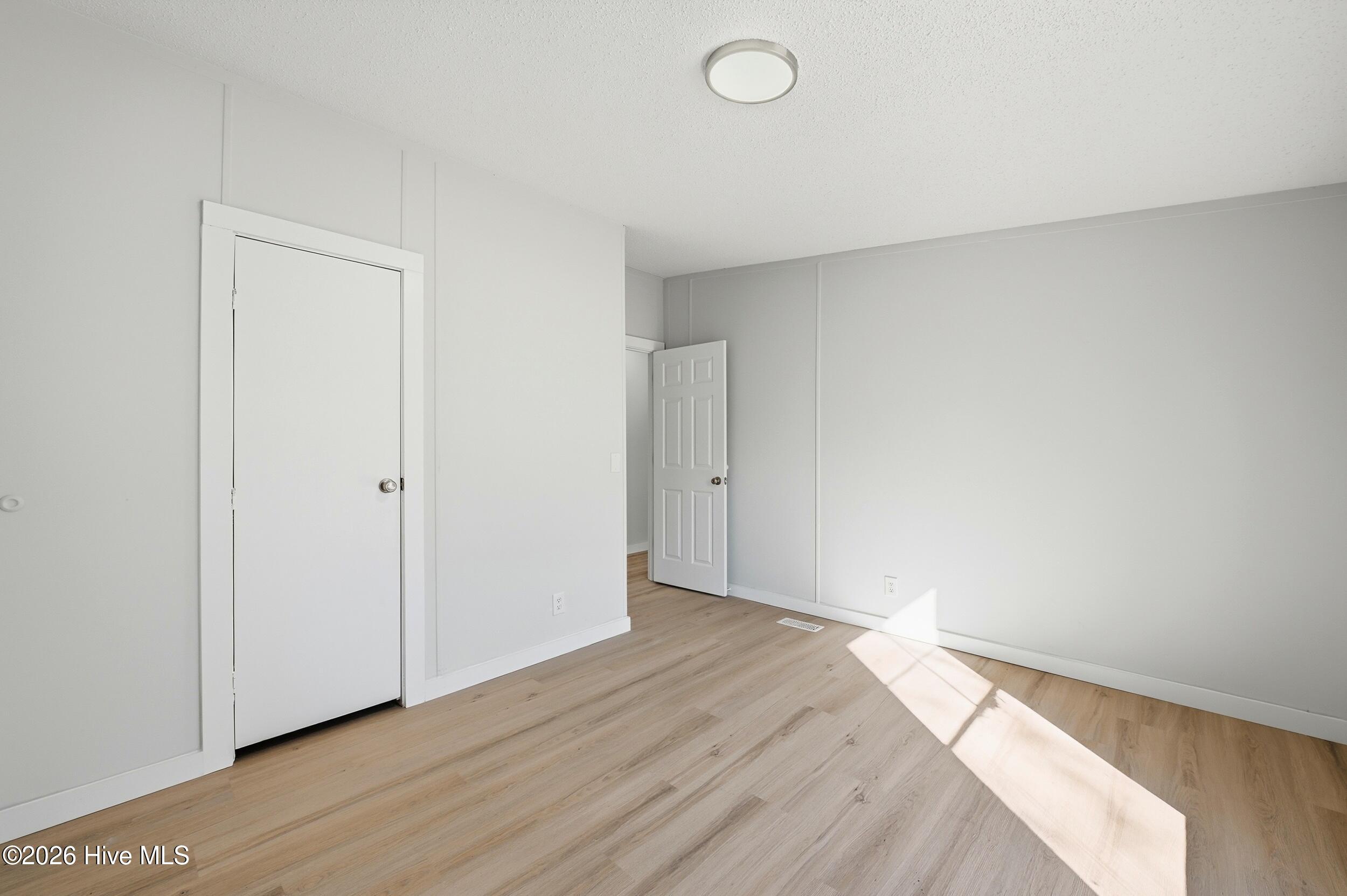 100556630 | Photo 22