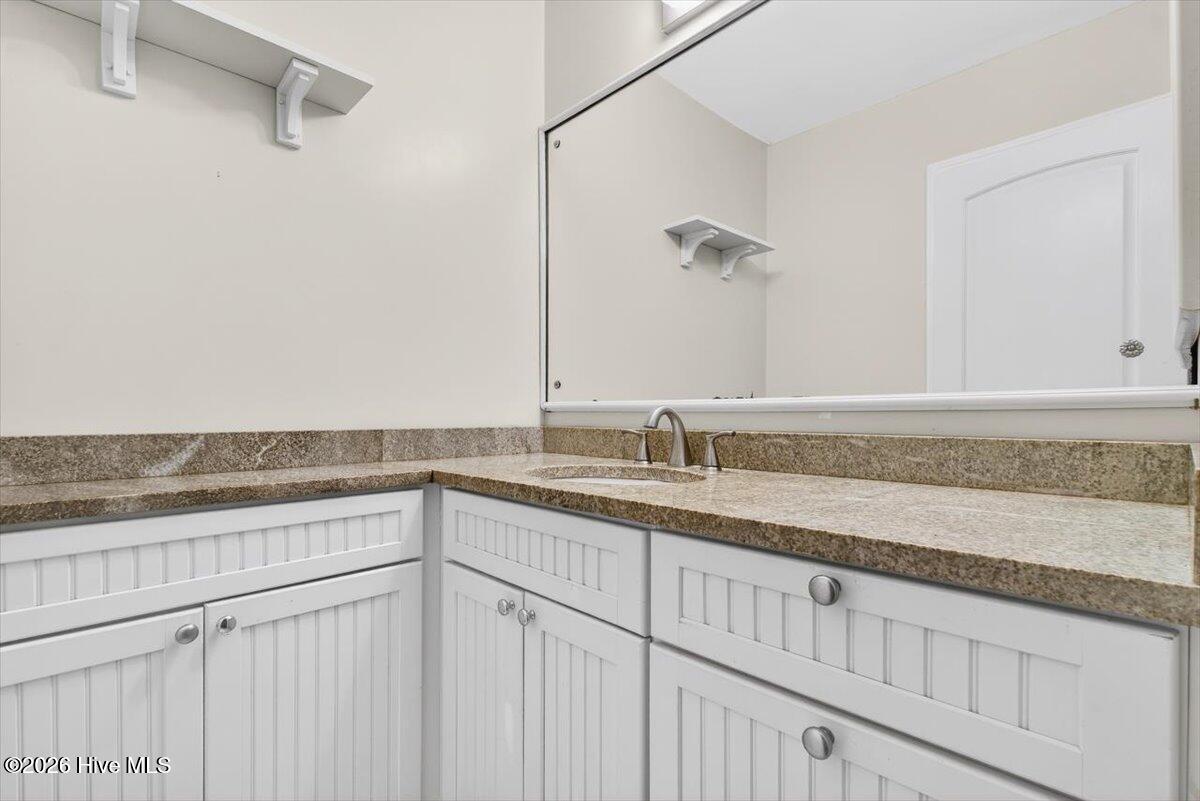 100552143 | Photo 25