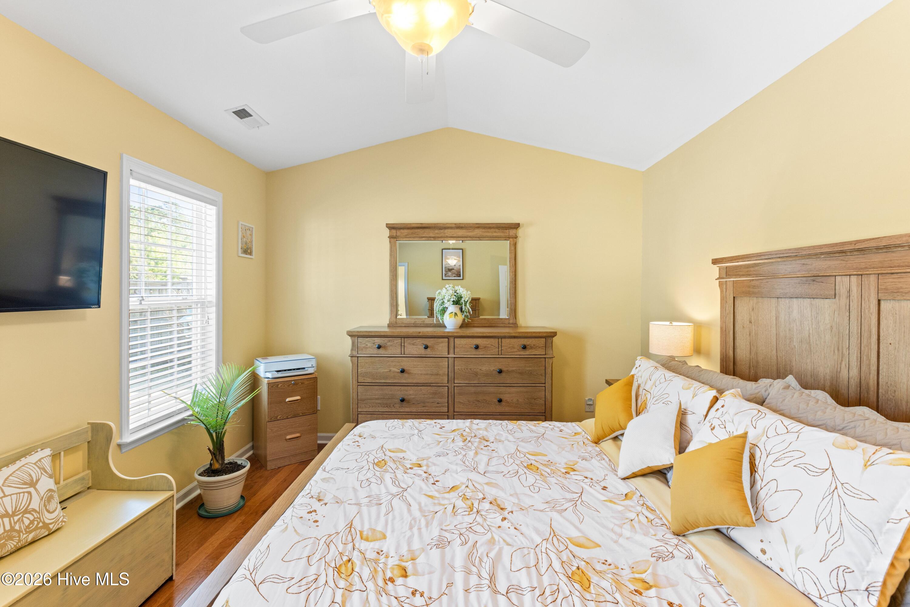 100554021 | Photo 21