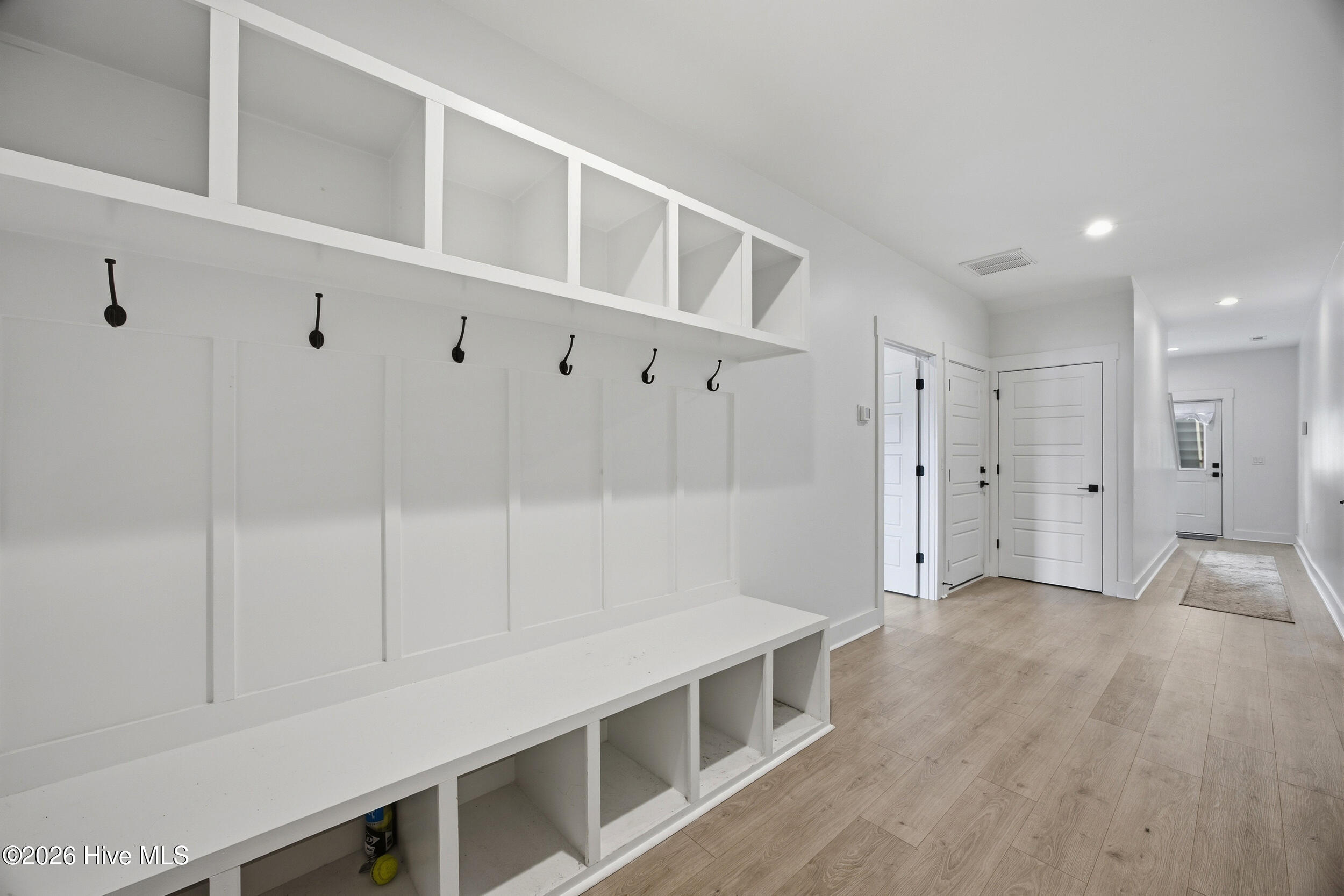 100558595 | Photo 38