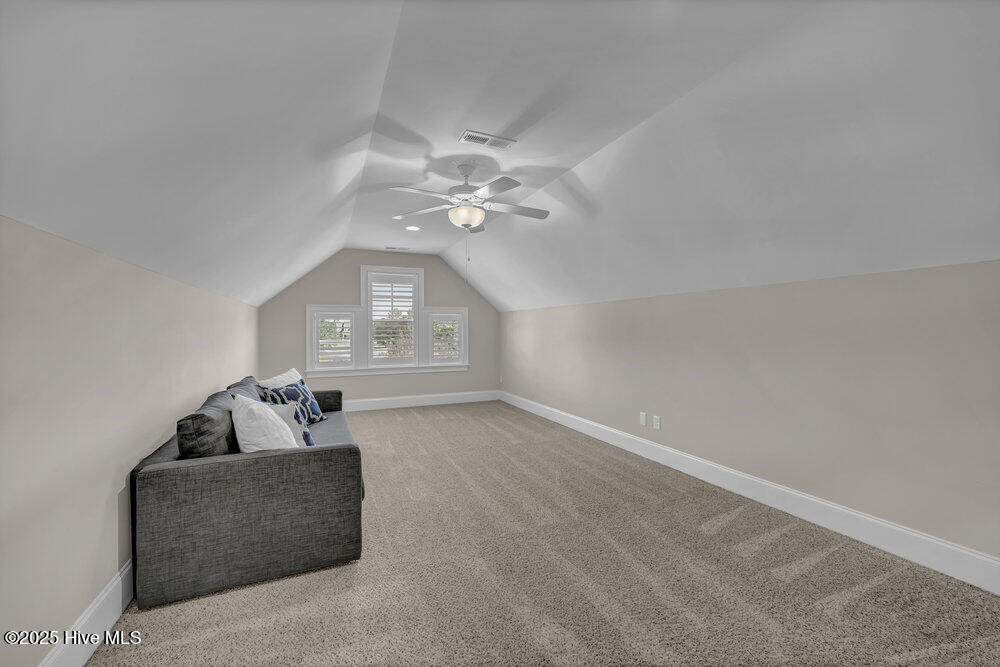 100539818 | Photo 28