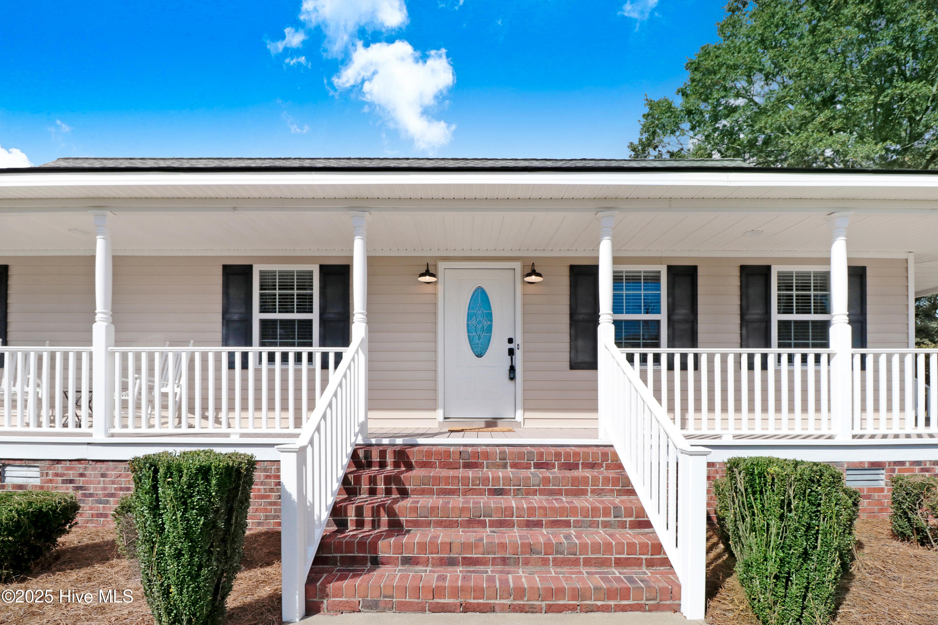 05-705 W Guilford St-5