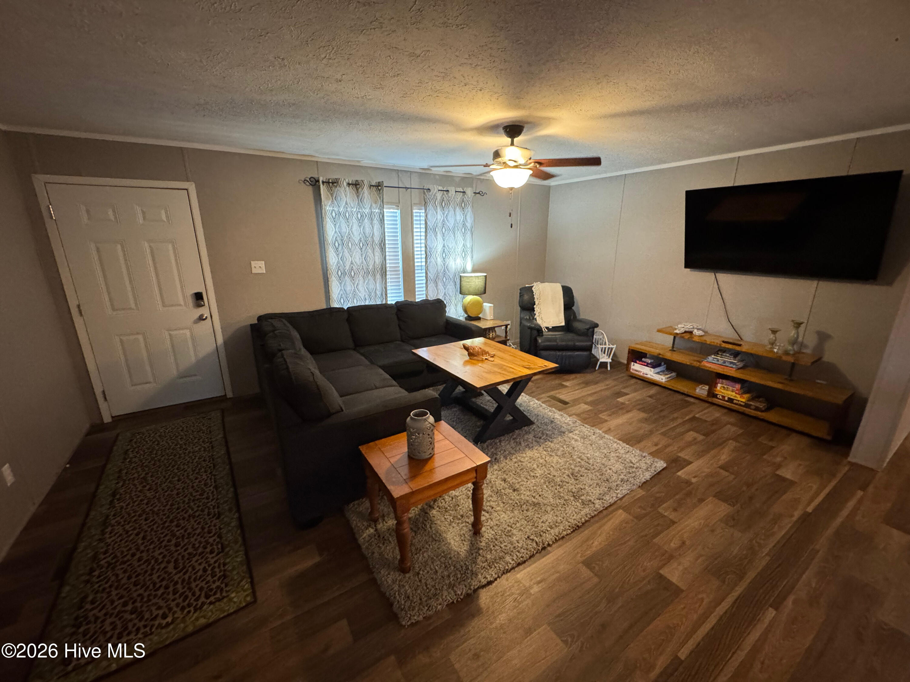 100560408 | Photo 23