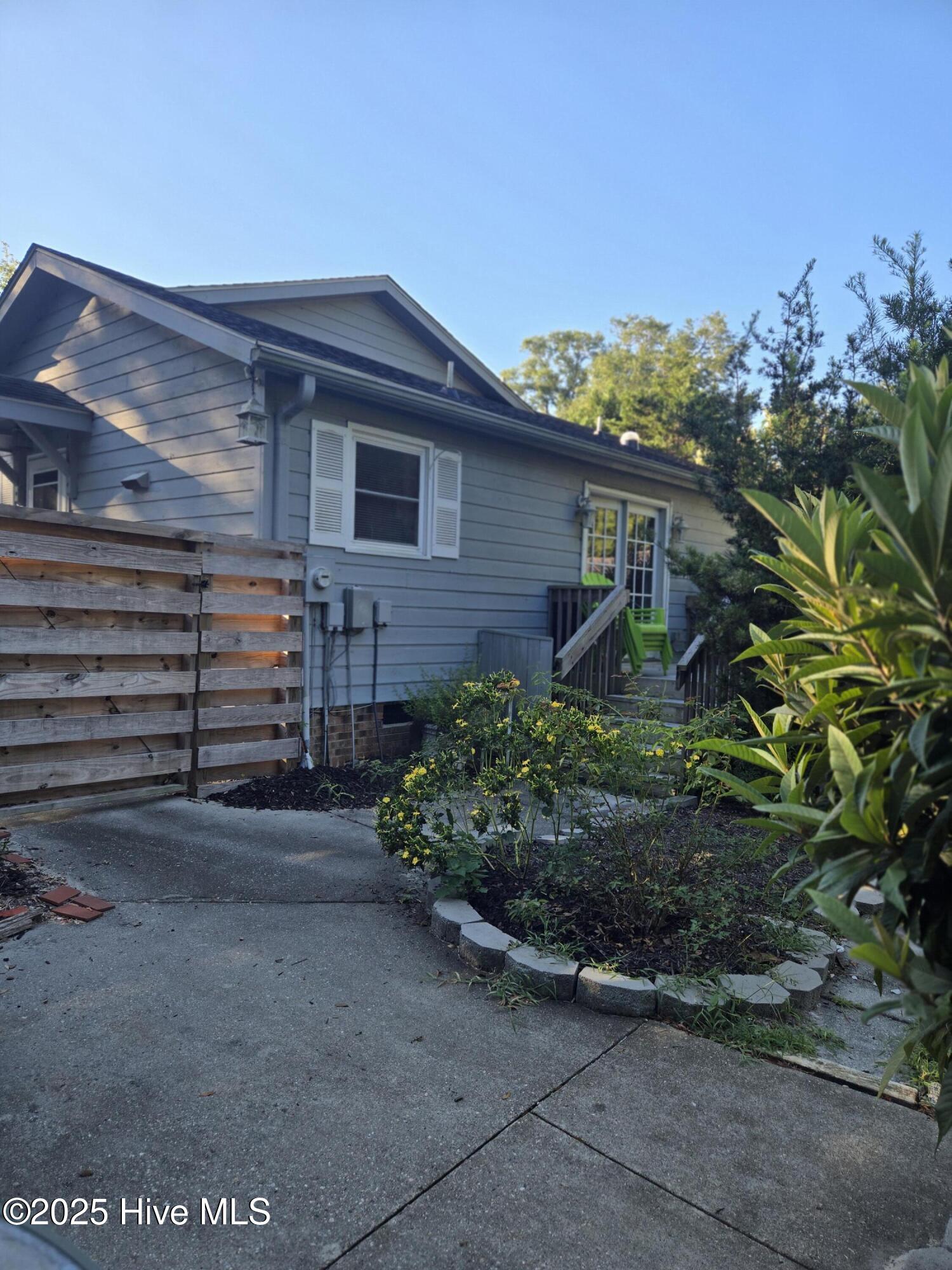 100523819 | Photo 12