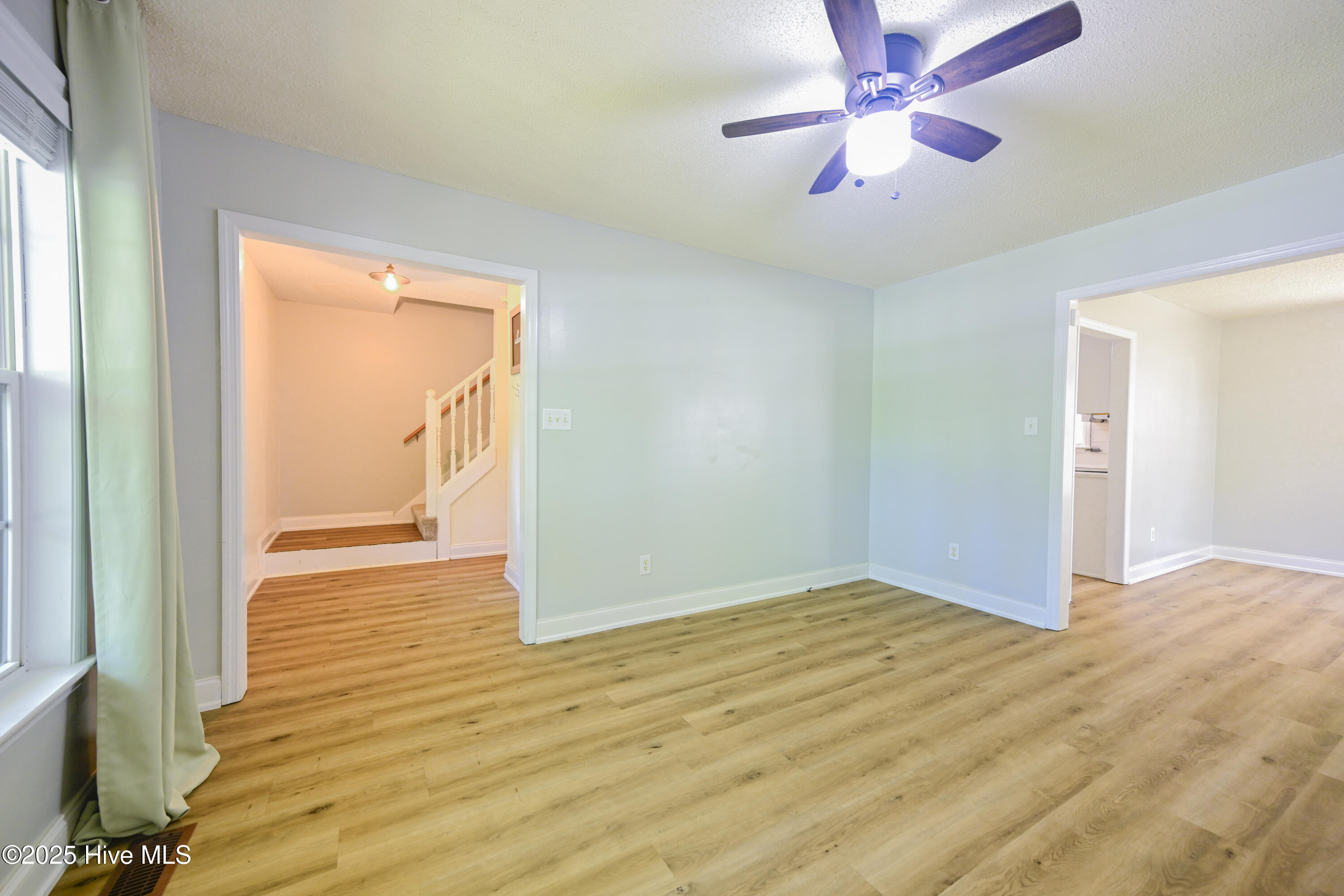 100523748 | Photo 22