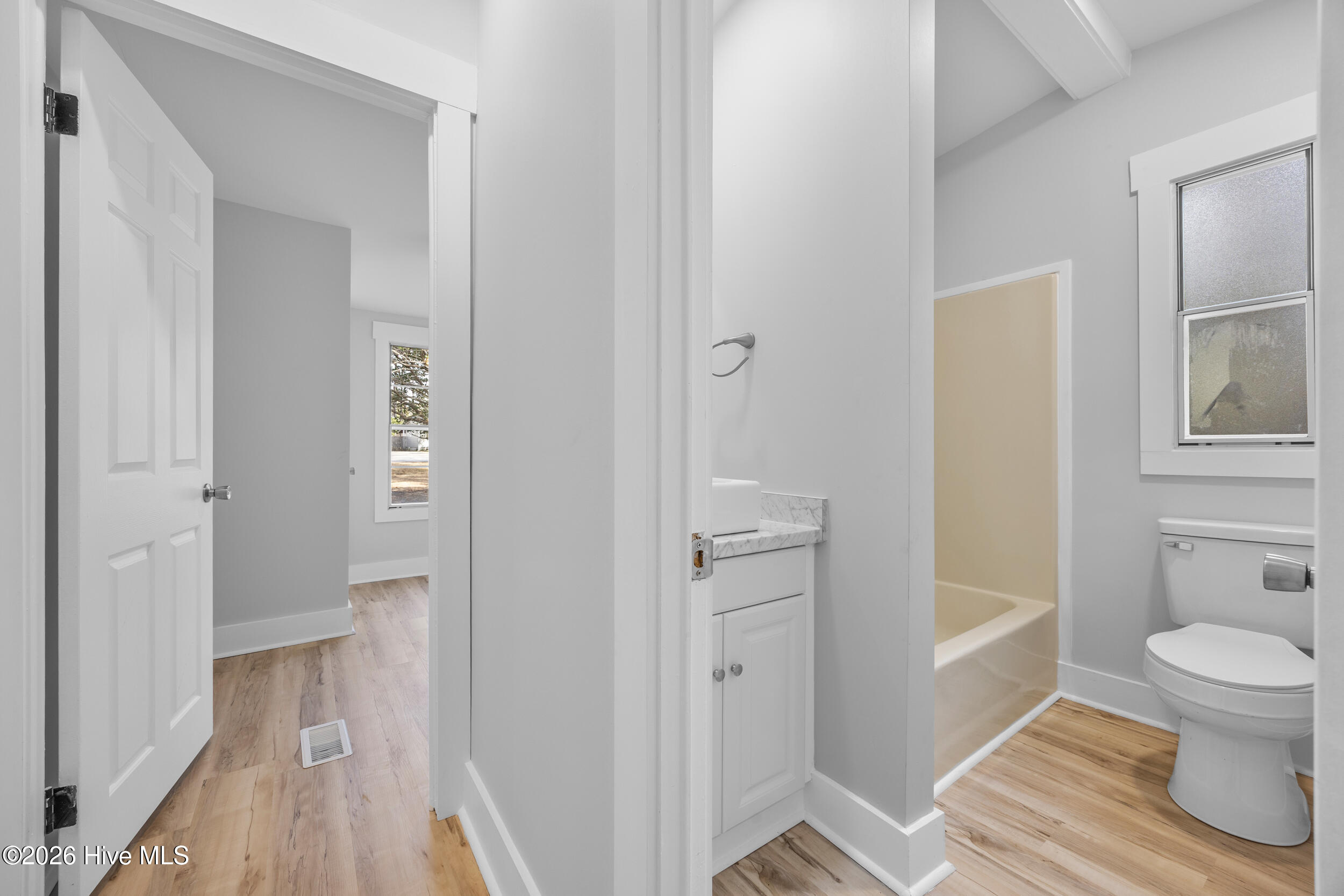 100552776 | Photo 25