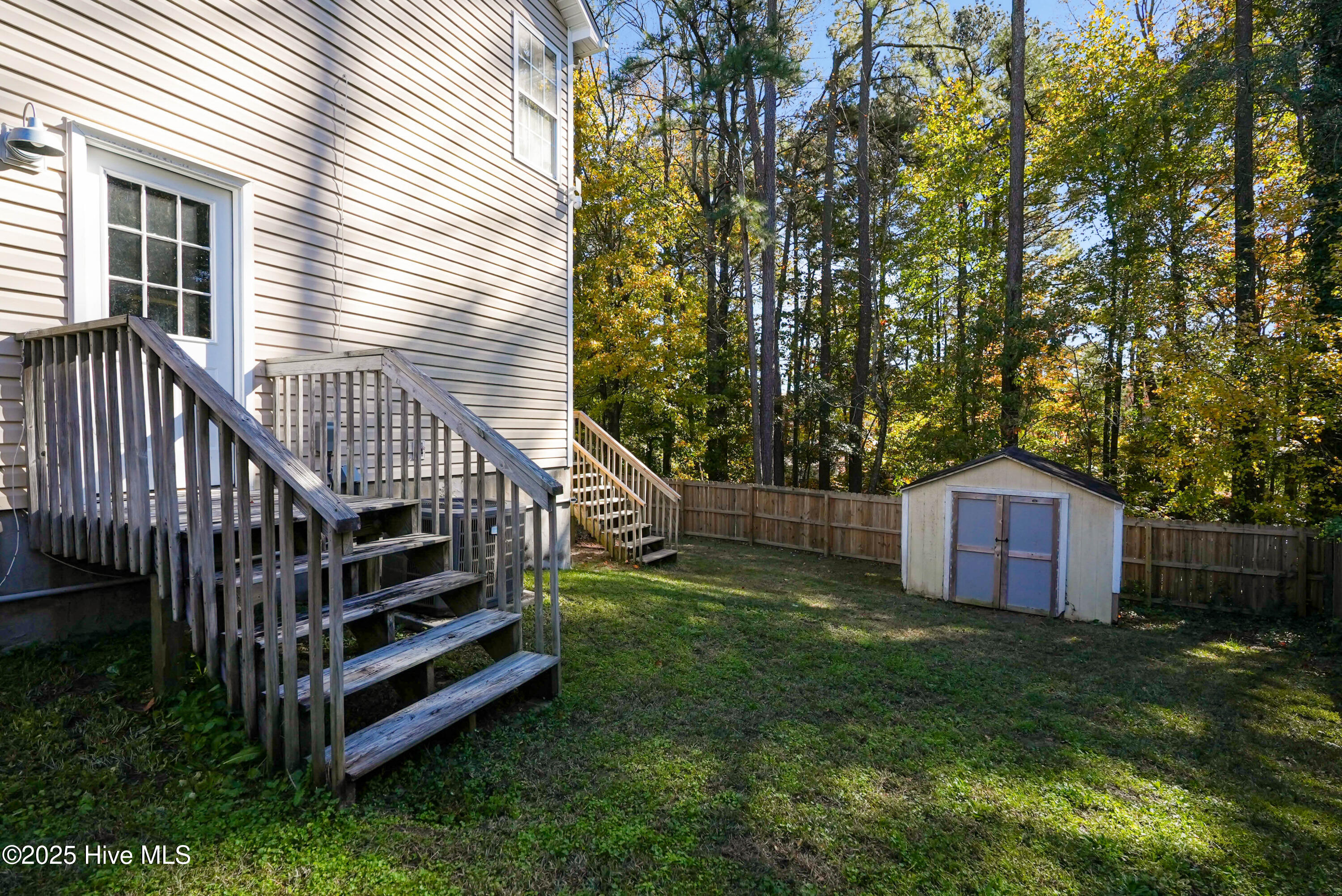 100542375 | Photo 35