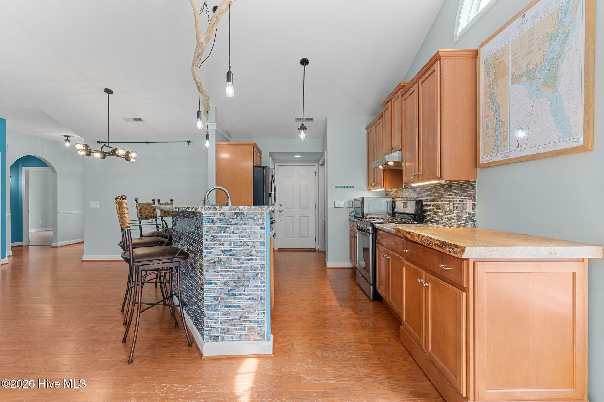 100563070 | Photo 17