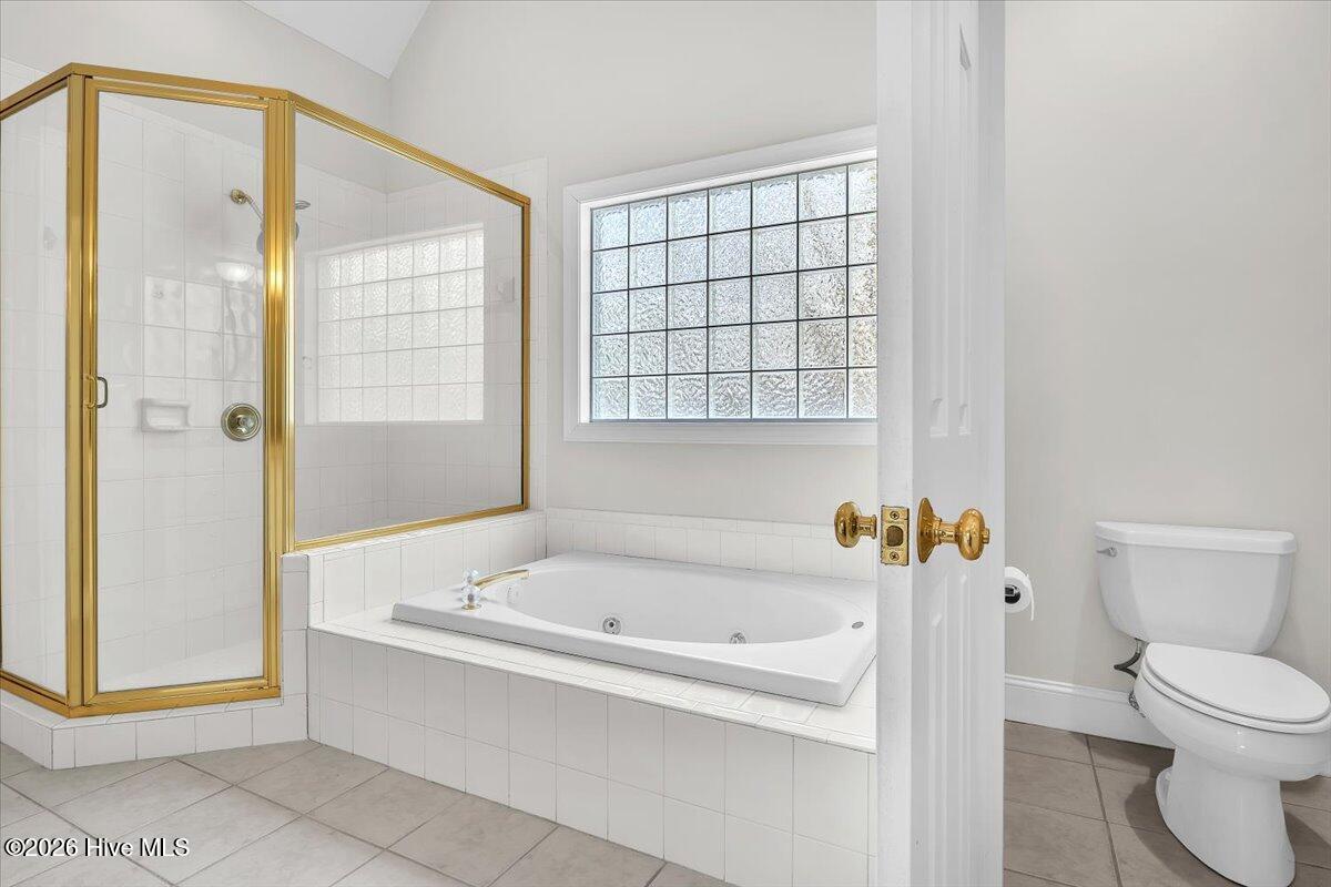 100564445 | Photo 30