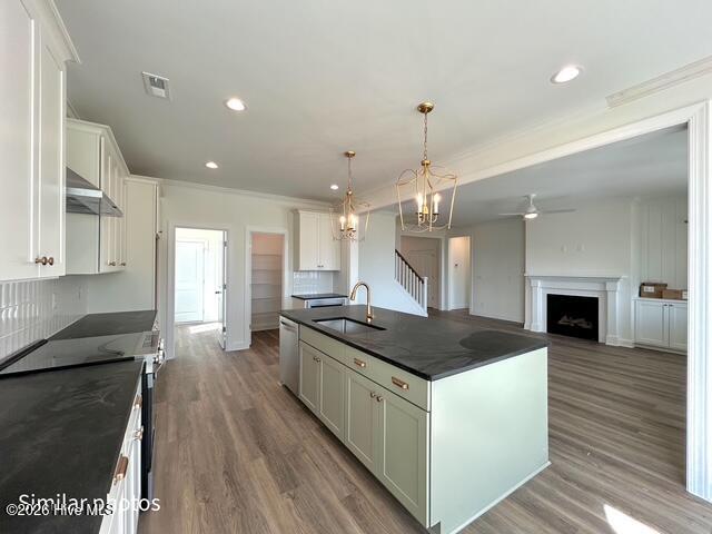 100535457 | Photo 28