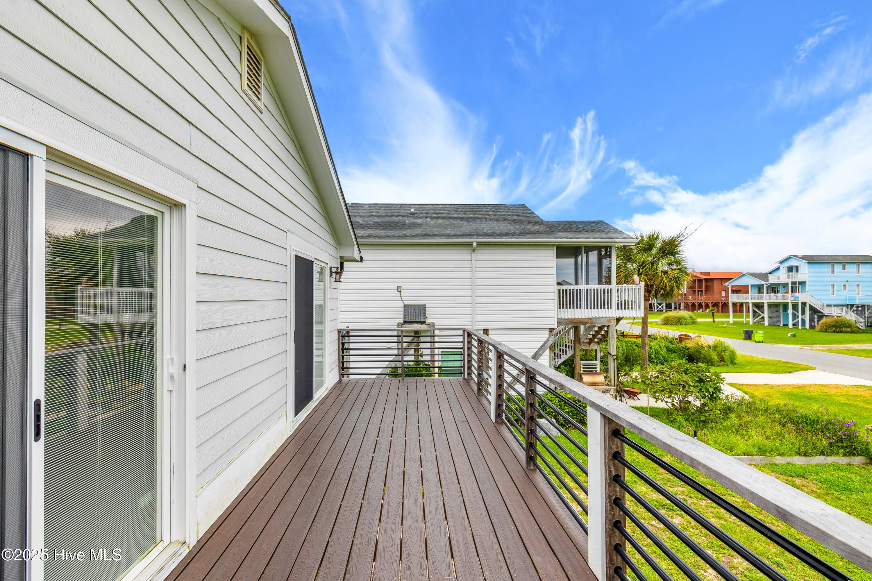 100550005 | Photo 17