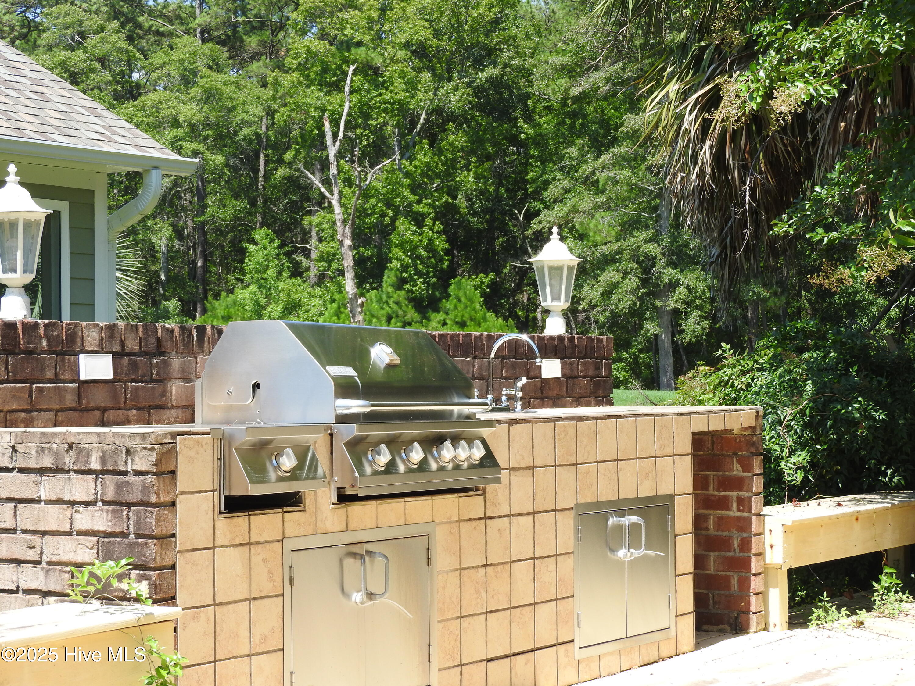 100520083 | Photo 39