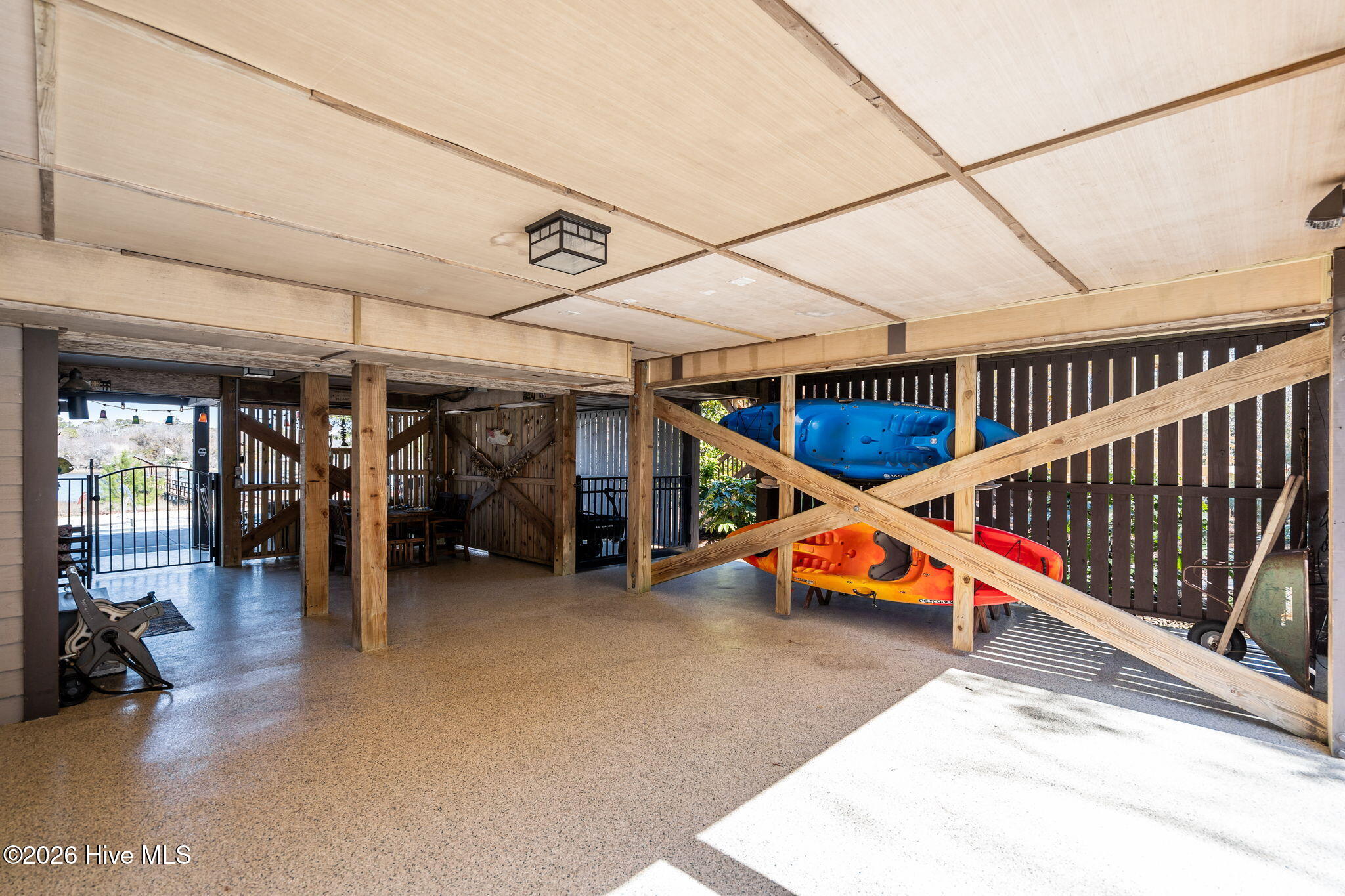 100555444 | Photo 49