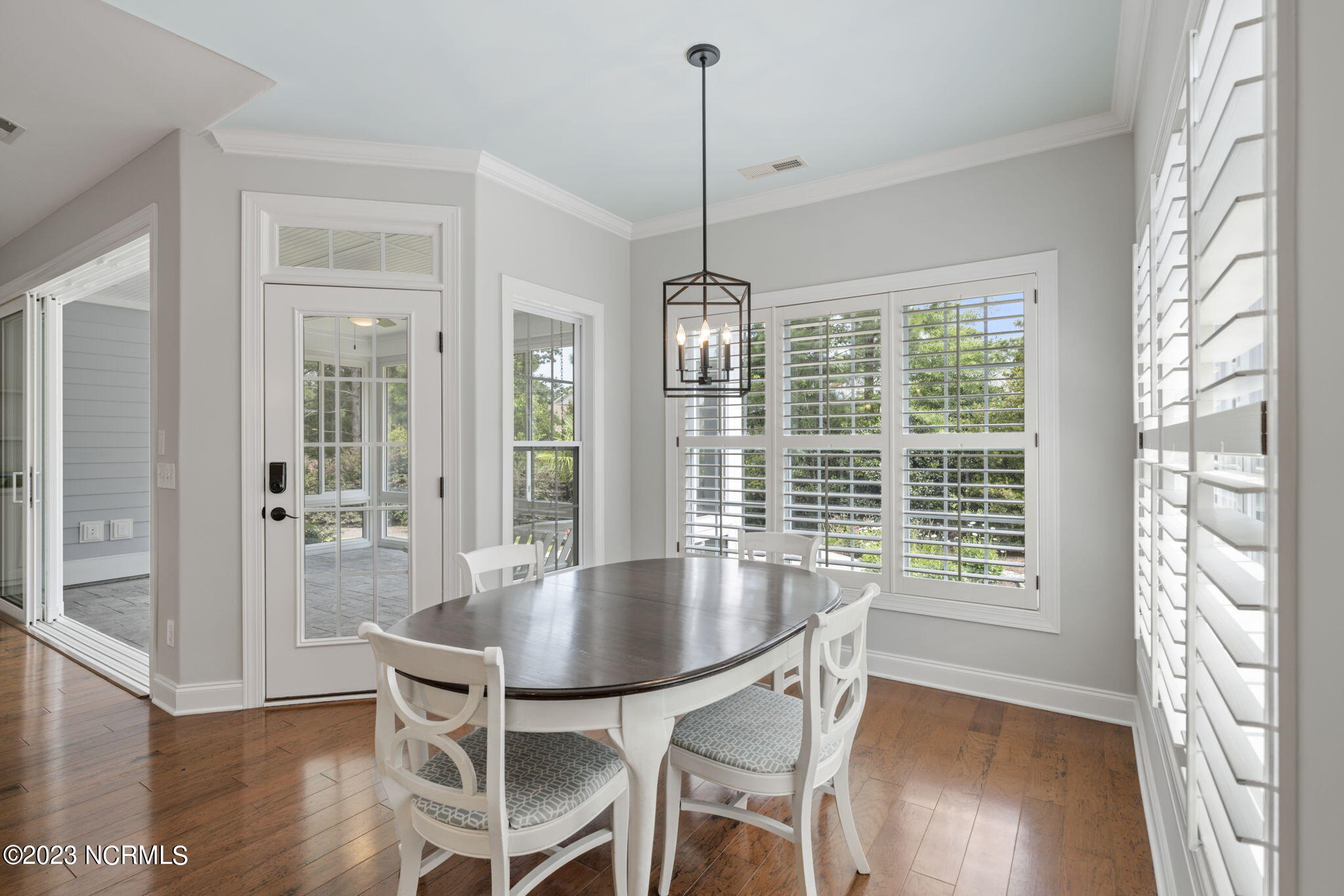 100553667 | Photo 26