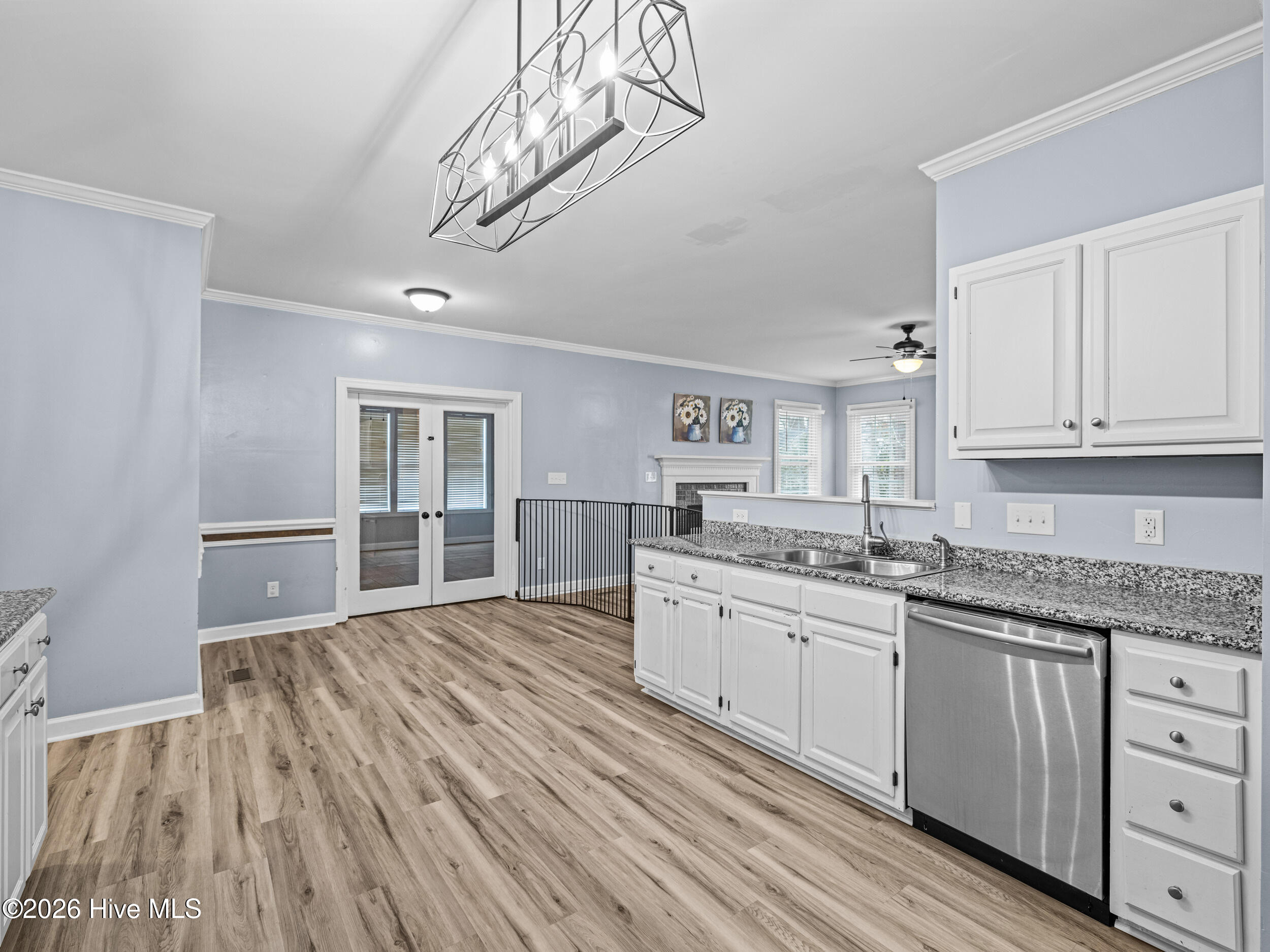 100555942 | Photo 19