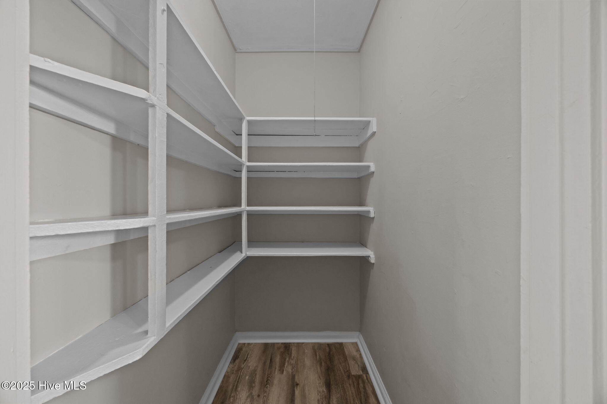 100560233 | Photo 10