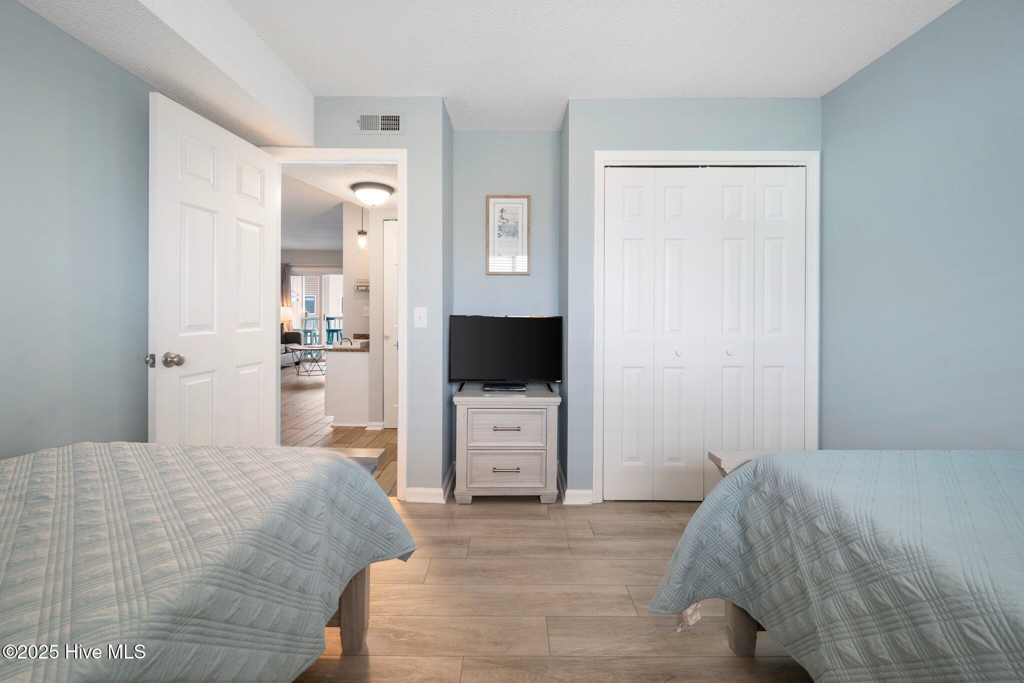 100495398 | Photo 18