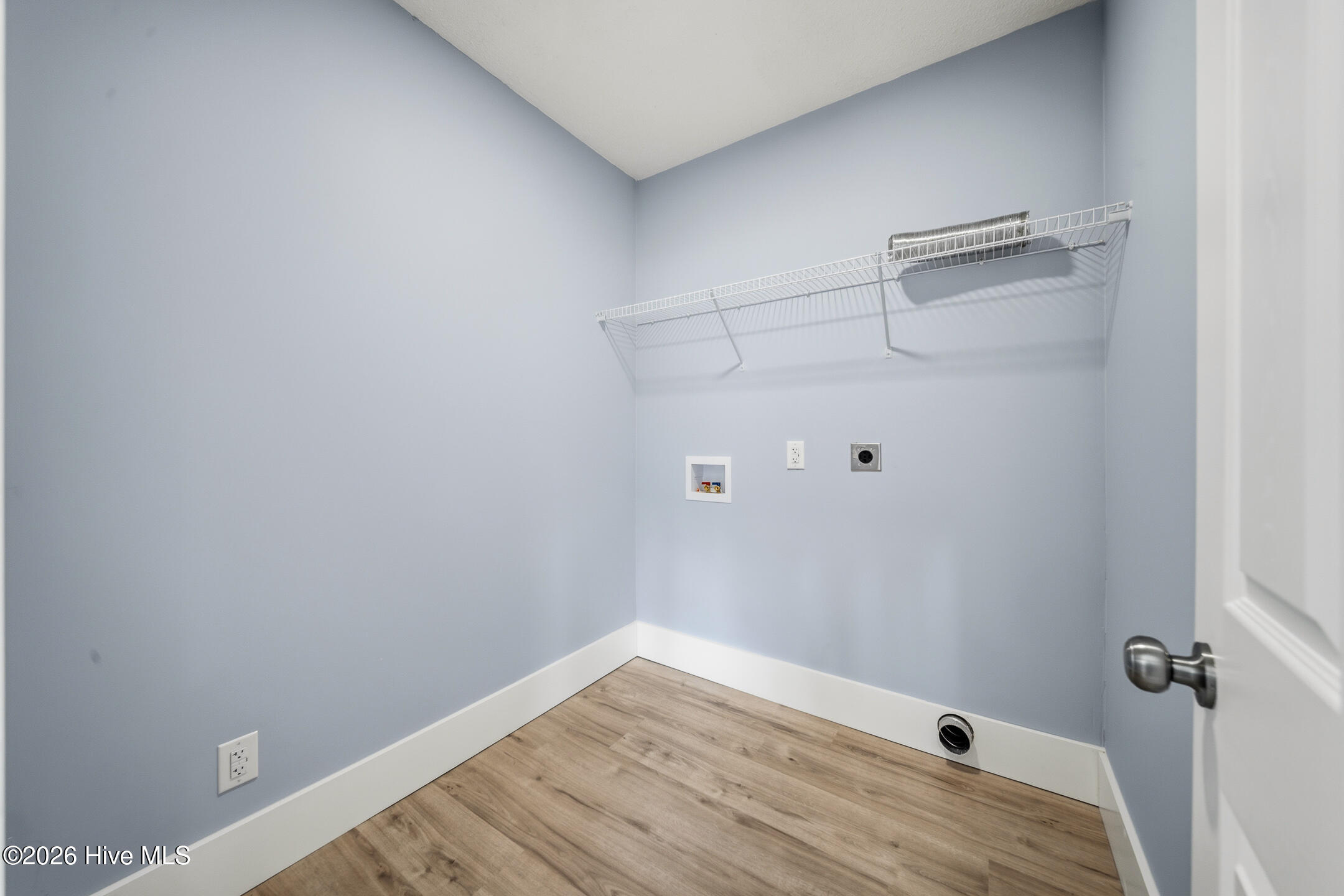 100570664 | Photo 31