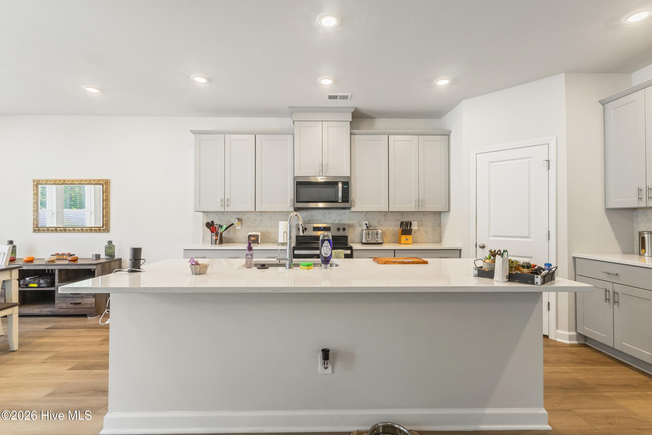 100568412 | Photo 31