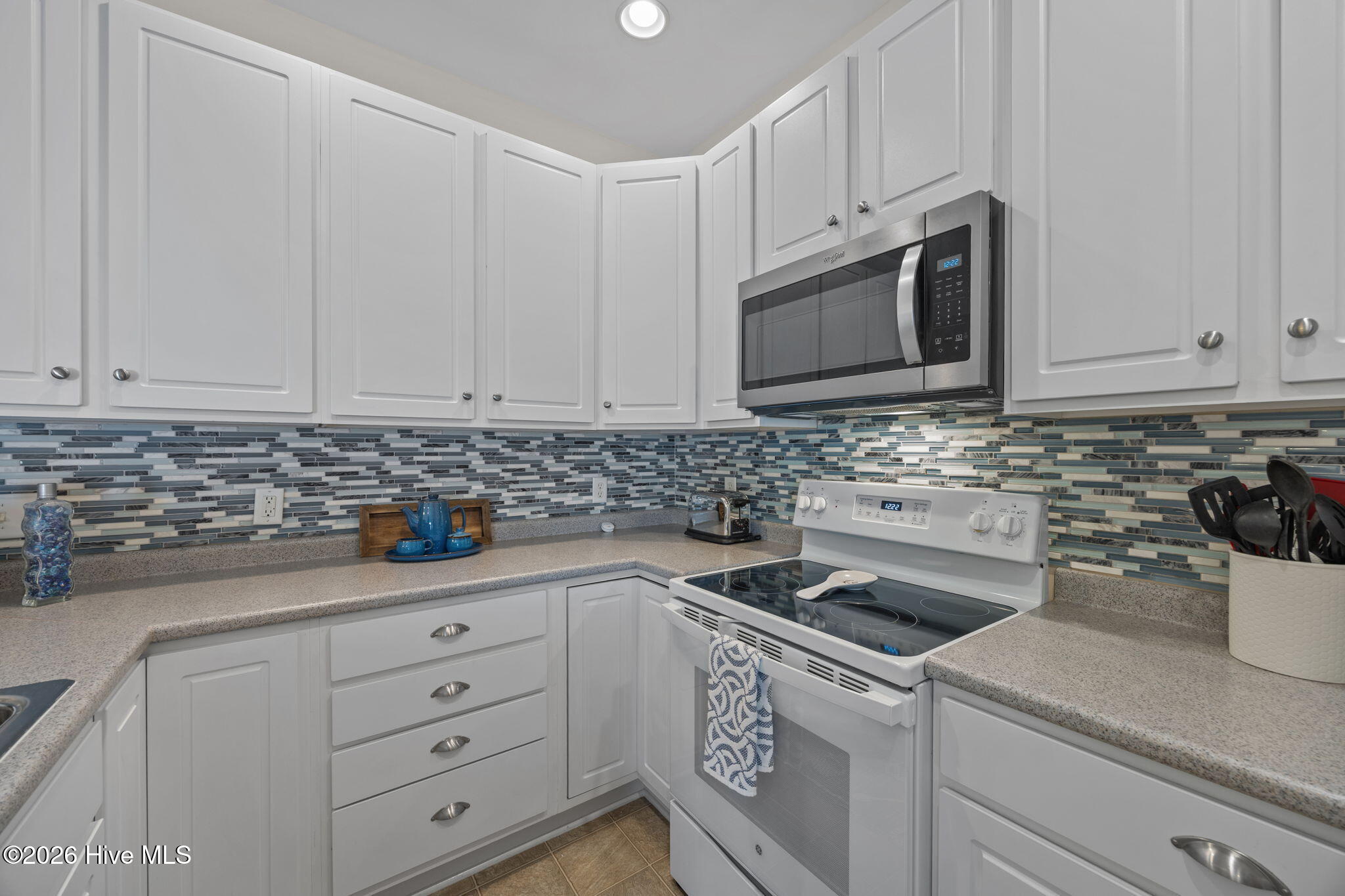 100556175 | Photo 10