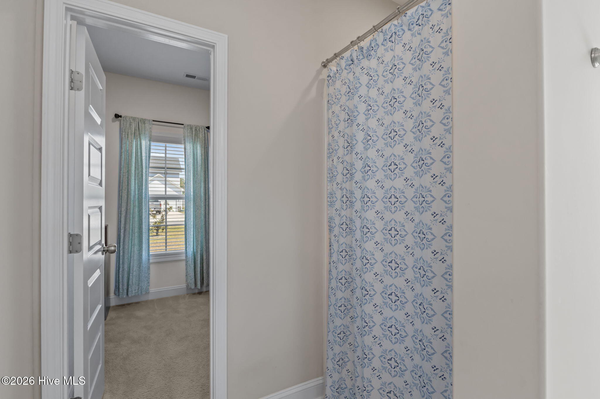 100569741 | Photo 21