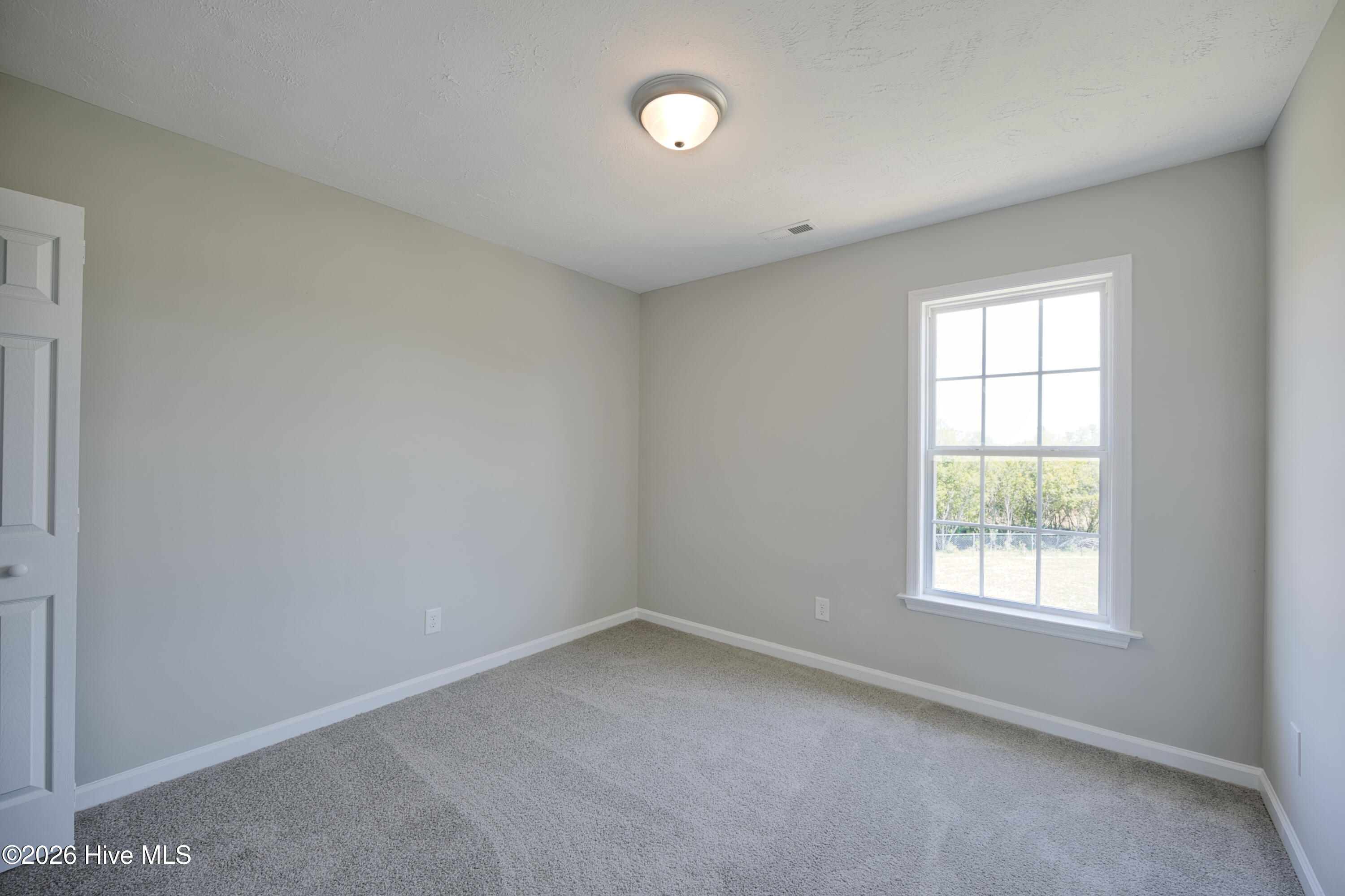 100570249 | Photo 29