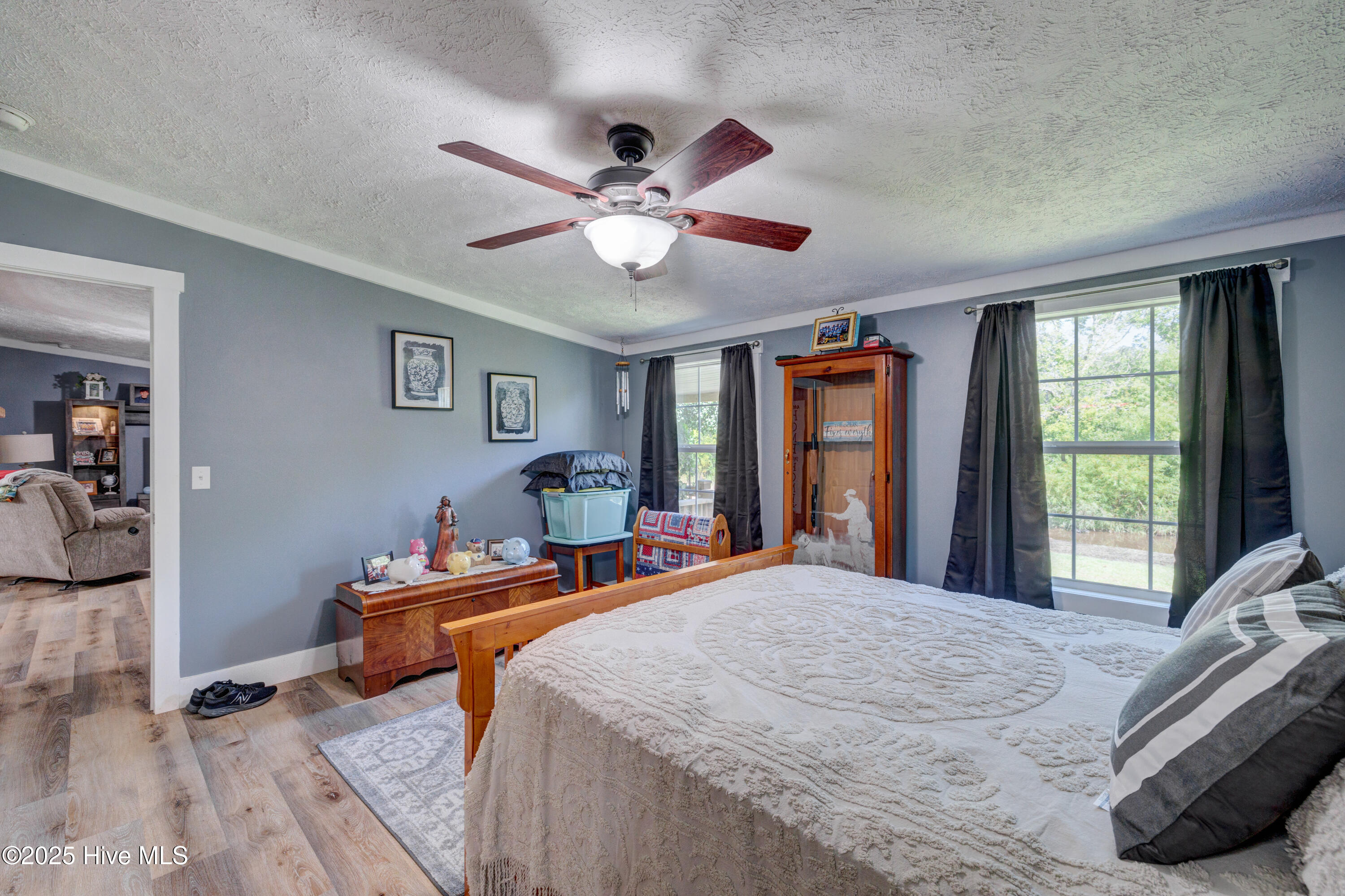 100530756 | Photo 12