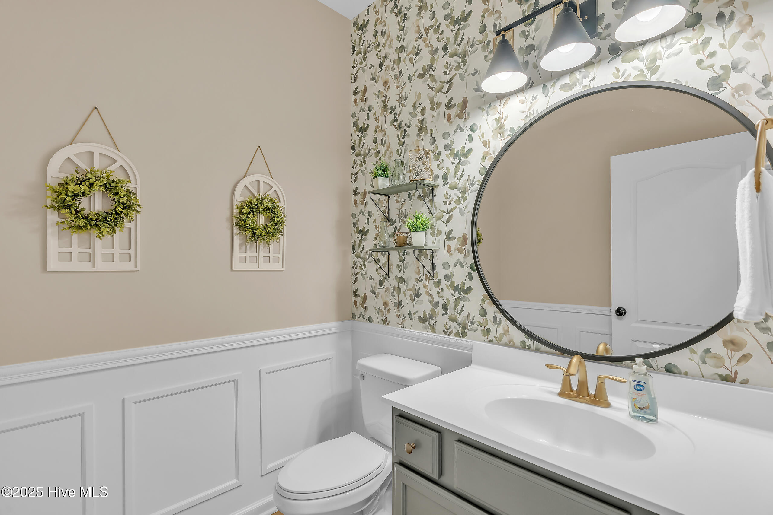 100543467 | Photo 16