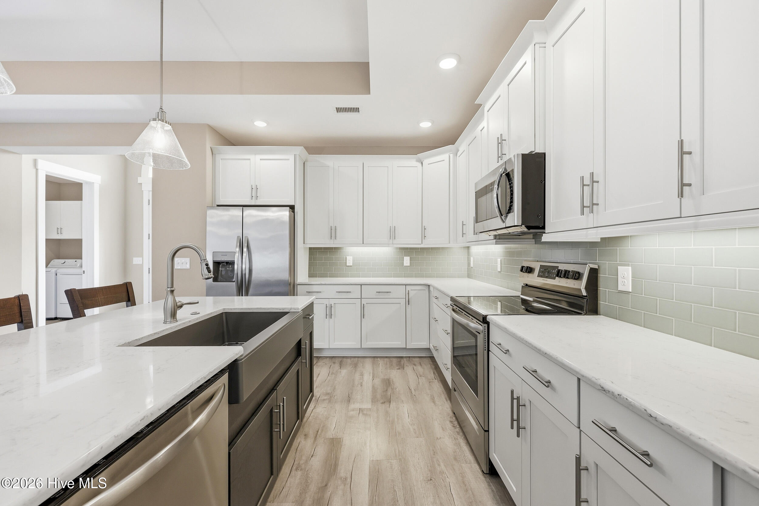 100563402 | Photo 10