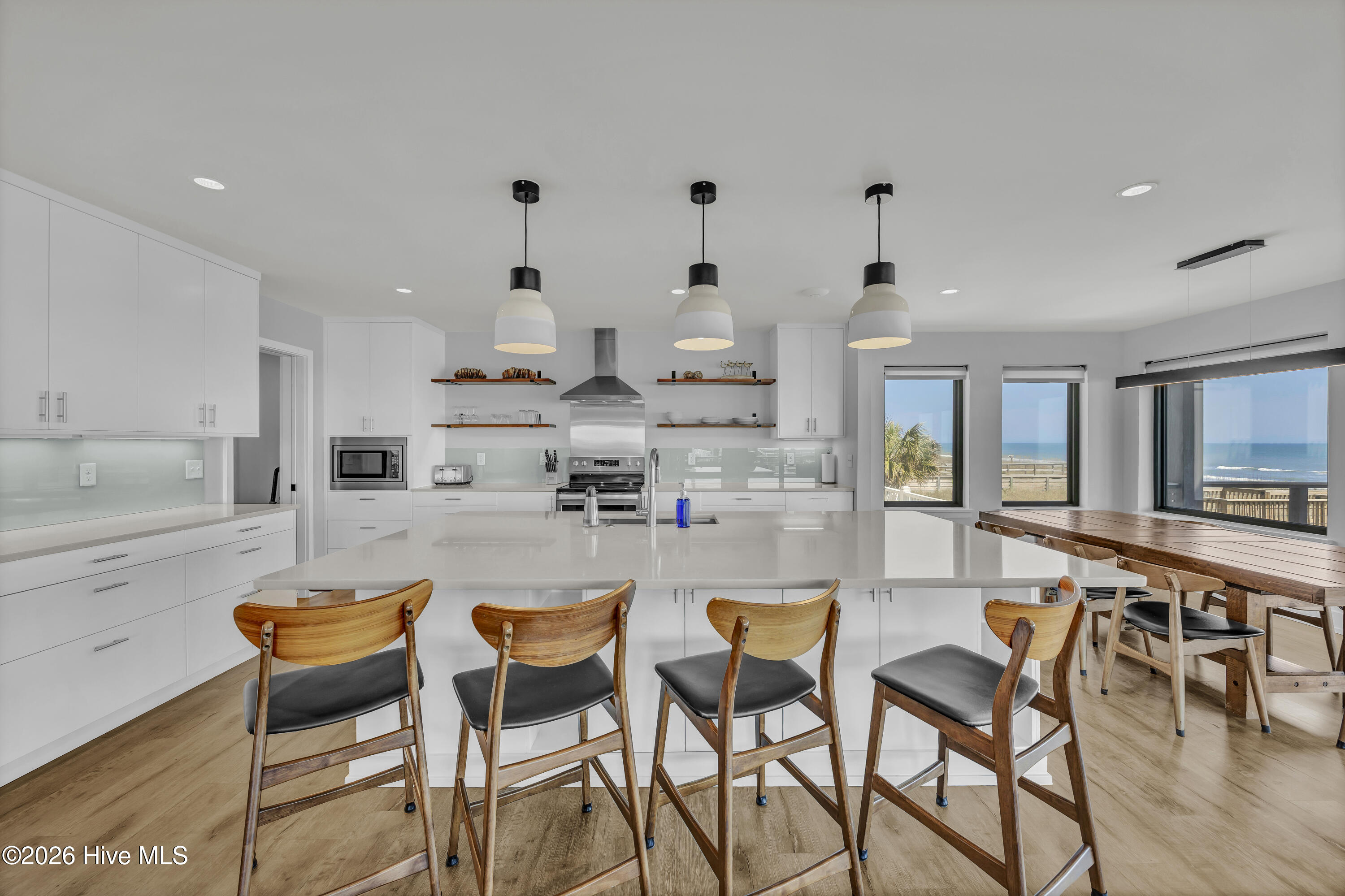 100565280 | Photo 57