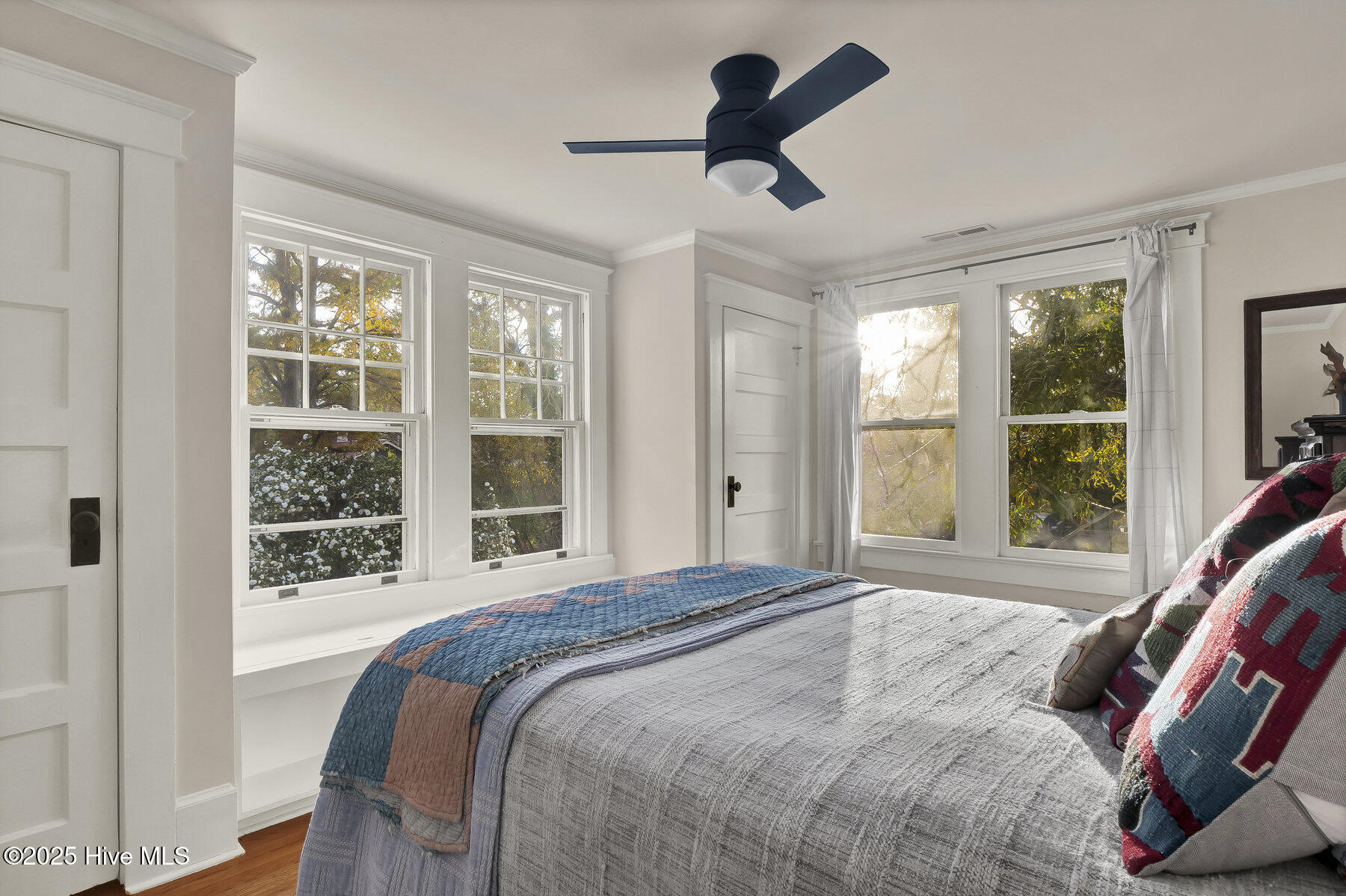 100542151 | Photo 25