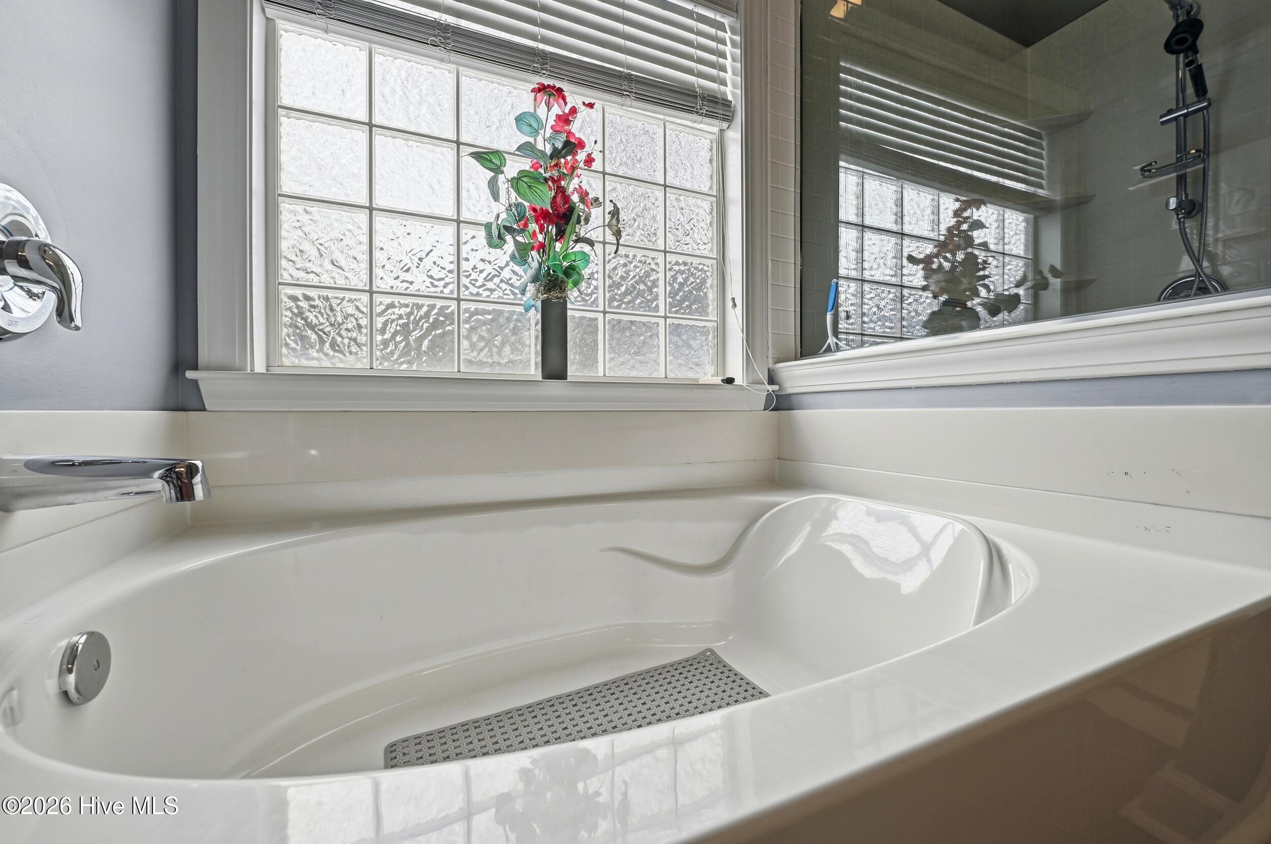 100553802 | Photo 16