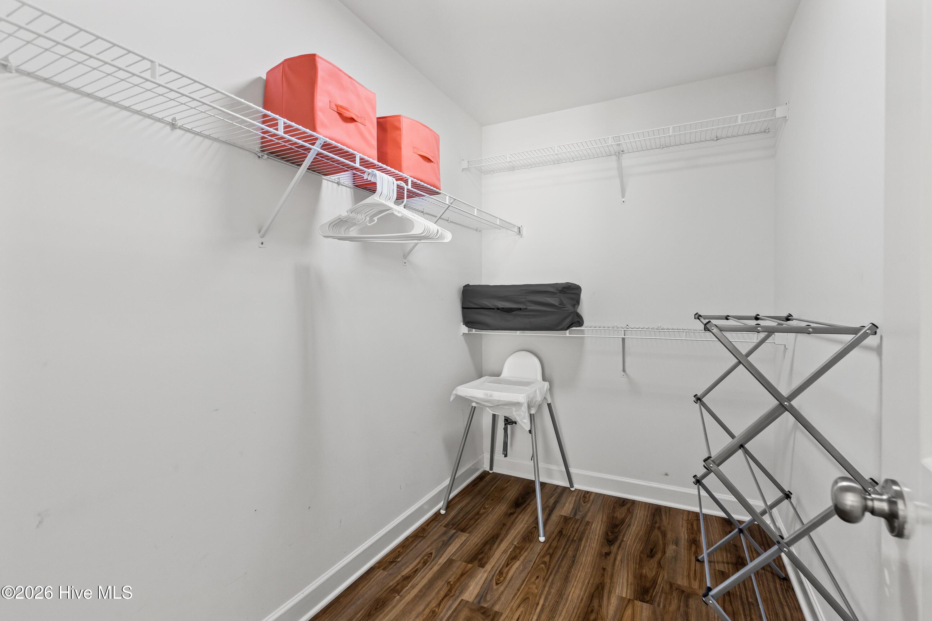 100549880 | Photo 12