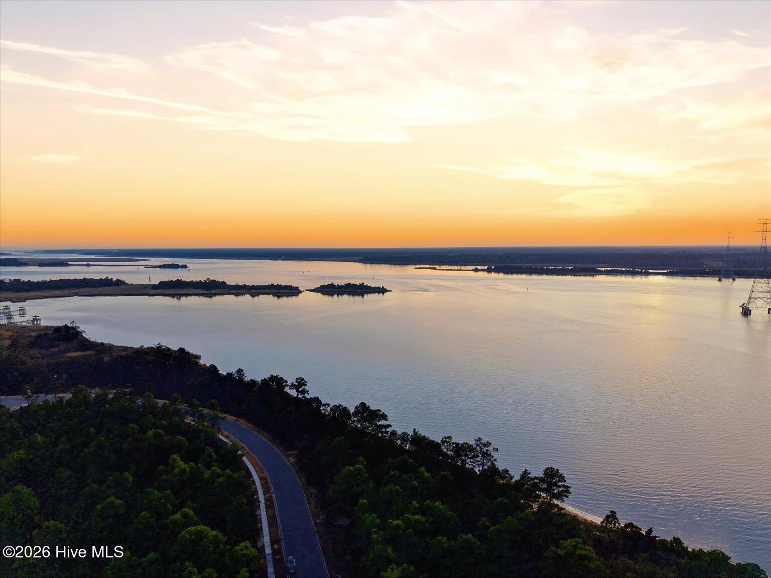 100548049 | Photo 43