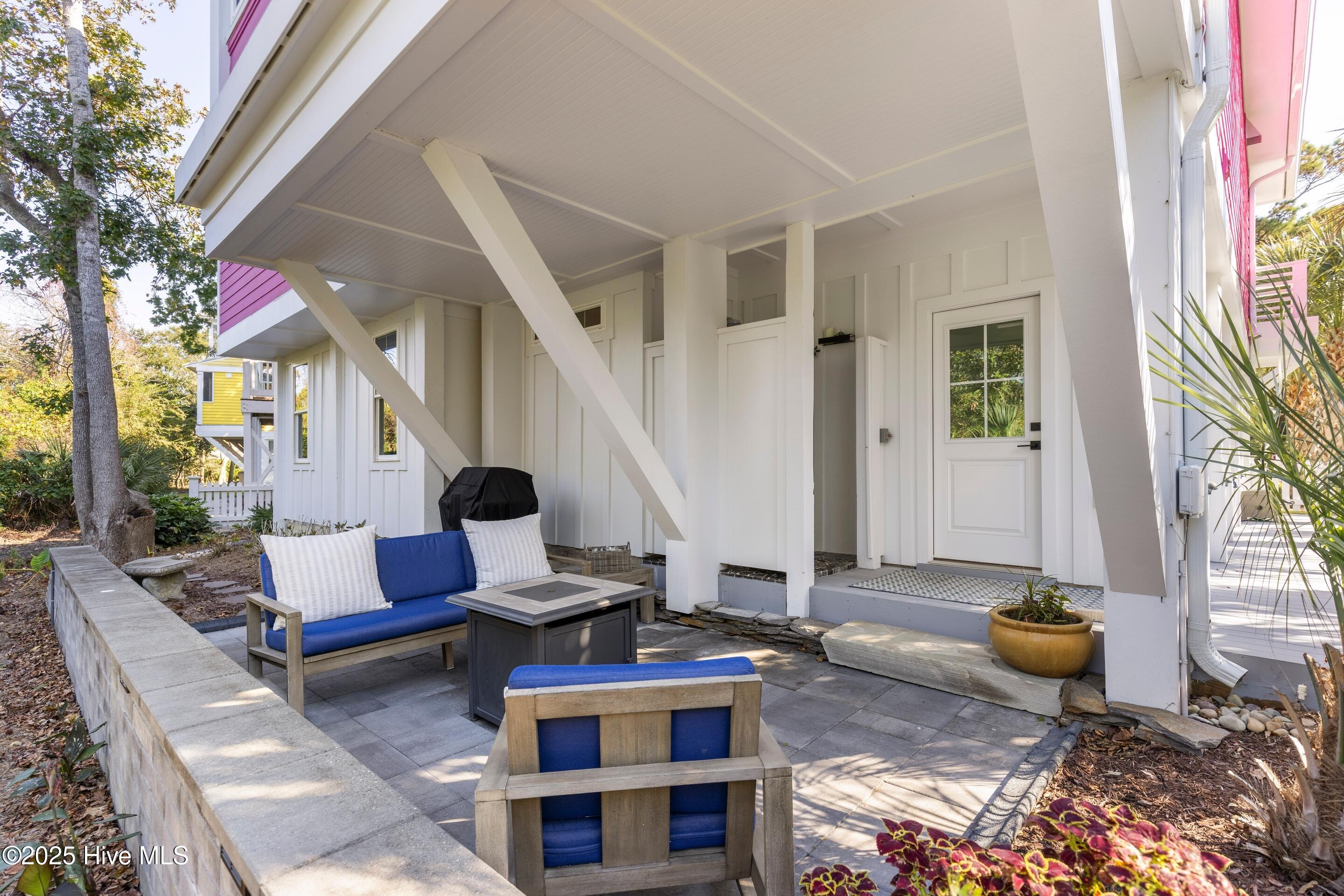 100540413 | Photo 56