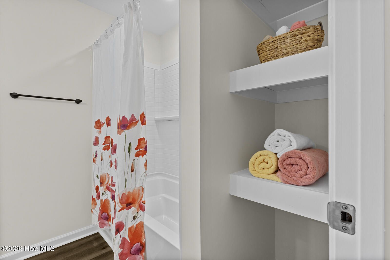 100563148 | Photo 14