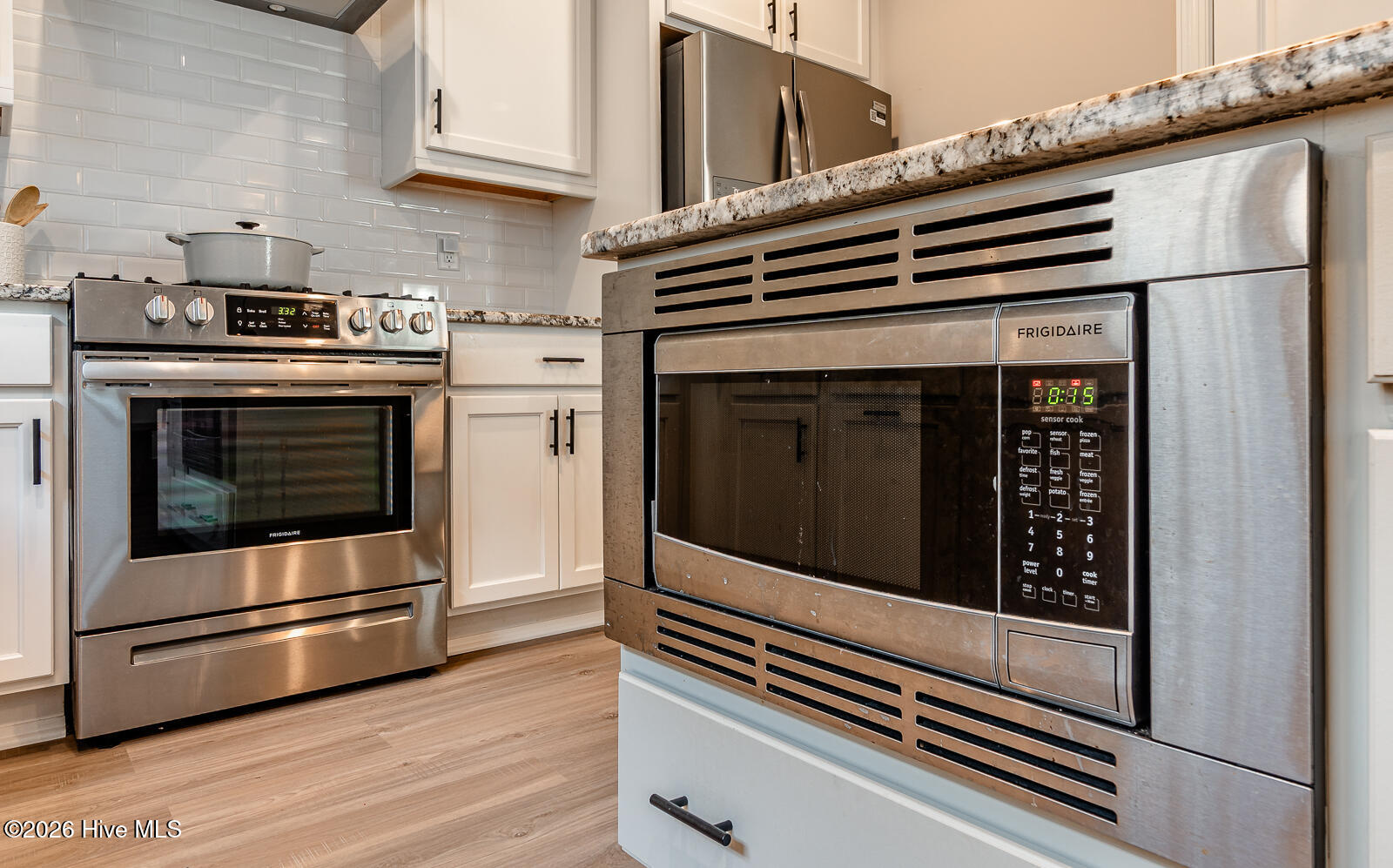 100555037 | Photo 30