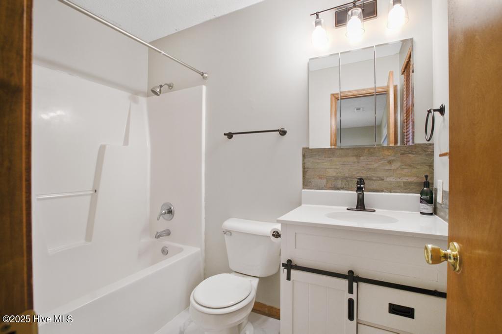 100545195 | Photo 16